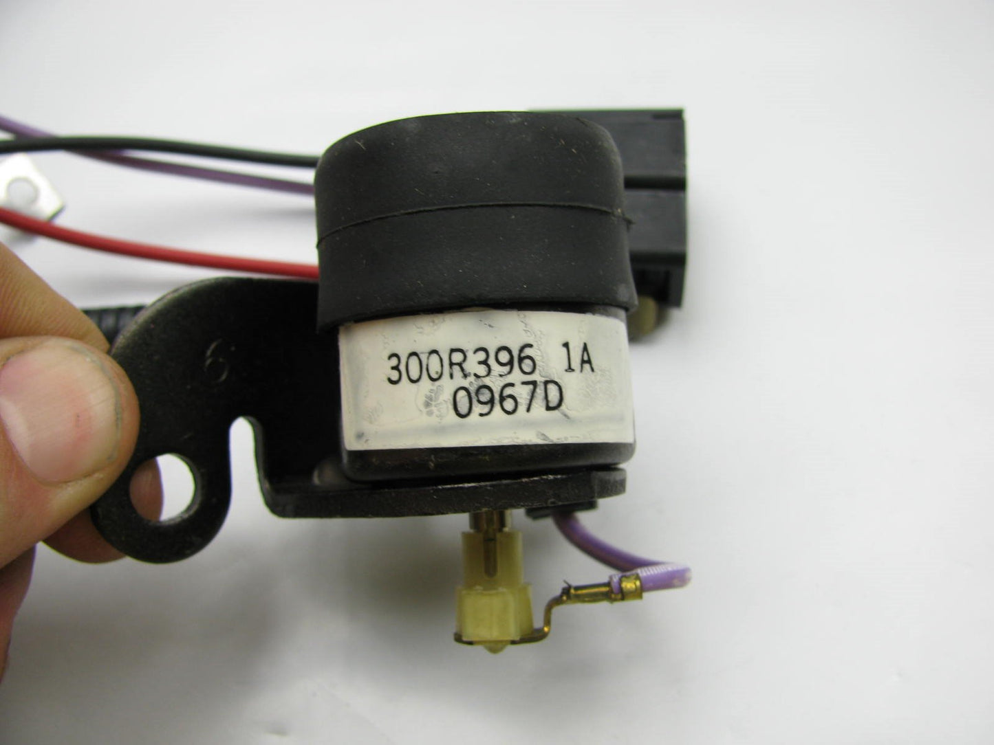 Carter 213-3104 Carburetor Idle Stop Solenoid For Holley 2BBL