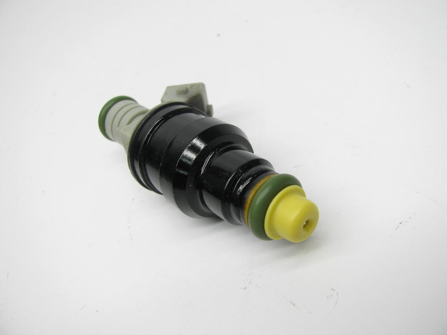 Carter 400-024 Fuel Injector - OEM Ford #  E67E-B1B