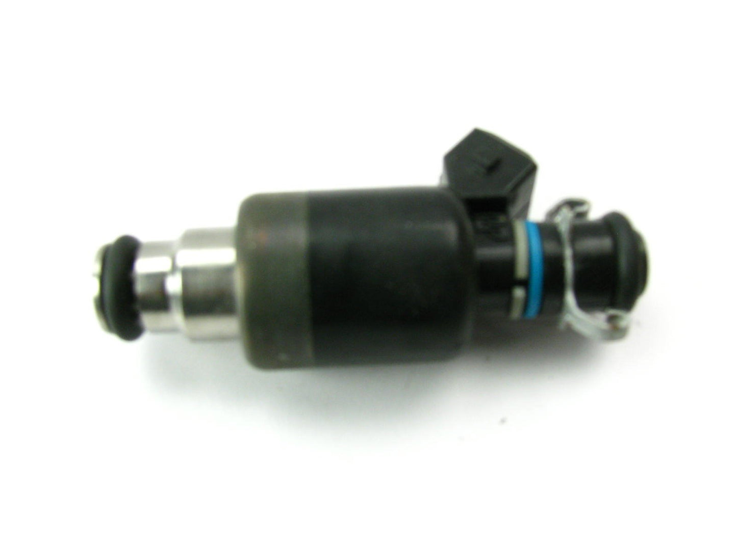 Carter 400-104 Fuel Injector - 1988-1990 GM 2.3L Replaces GM # 17105005
