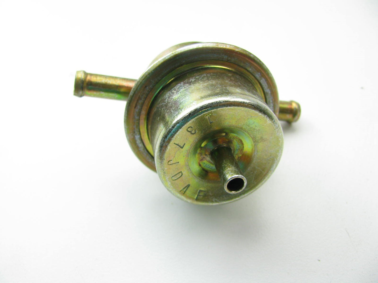 UNKNOWN FITMENT - SOLD AS IS, AS SHOWN. Carter 404-050 Fuel Pressure Regulator