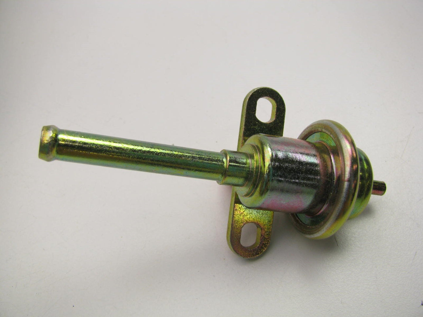 Carter 404-067 Fuel Pressure Regulator - 1989-1994 Geo Tracker 1.6L SOHC