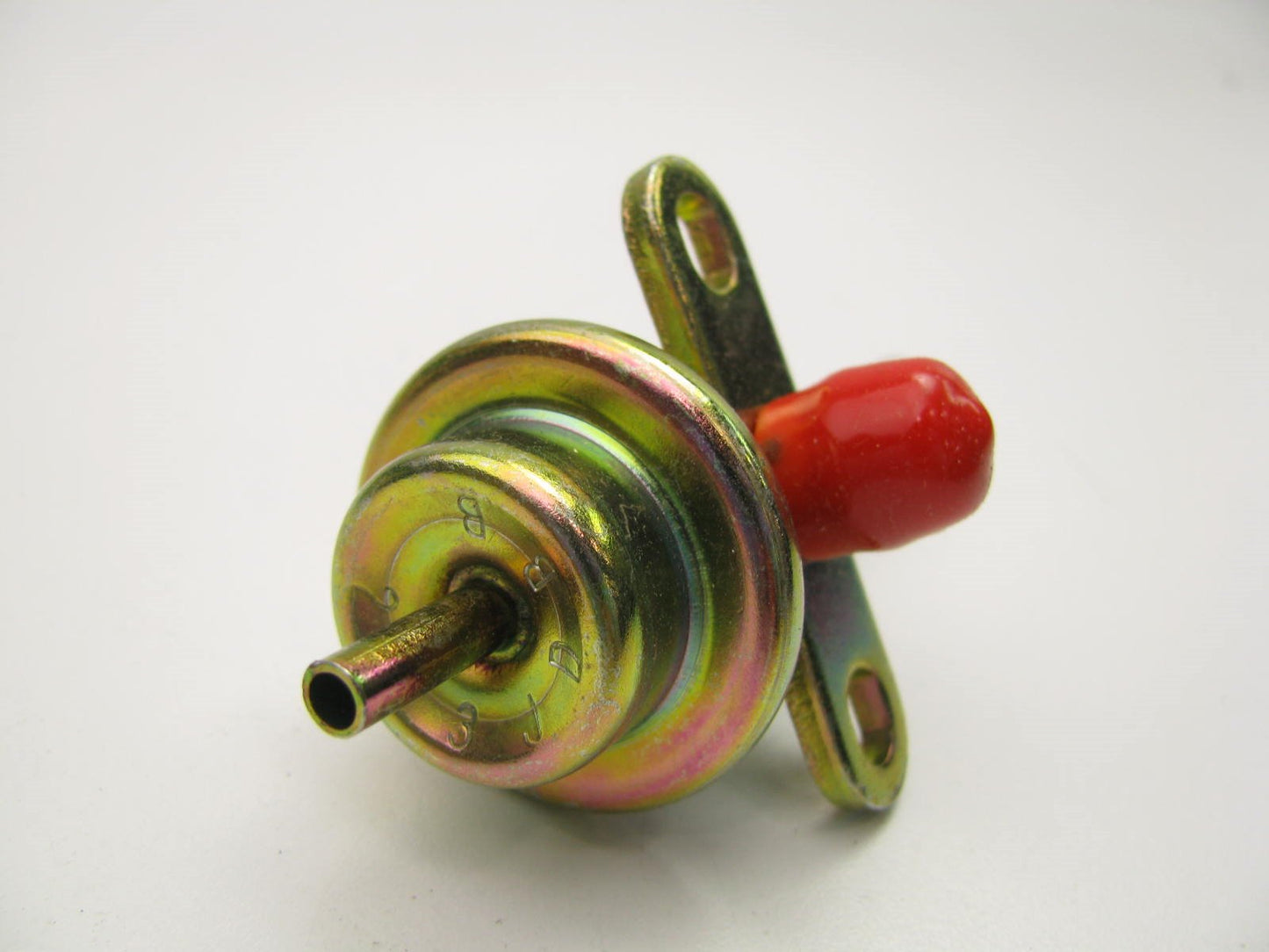 Carter 404-067 Fuel Pressure Regulator - 1989-1994 Geo Tracker 1.6L SOHC
