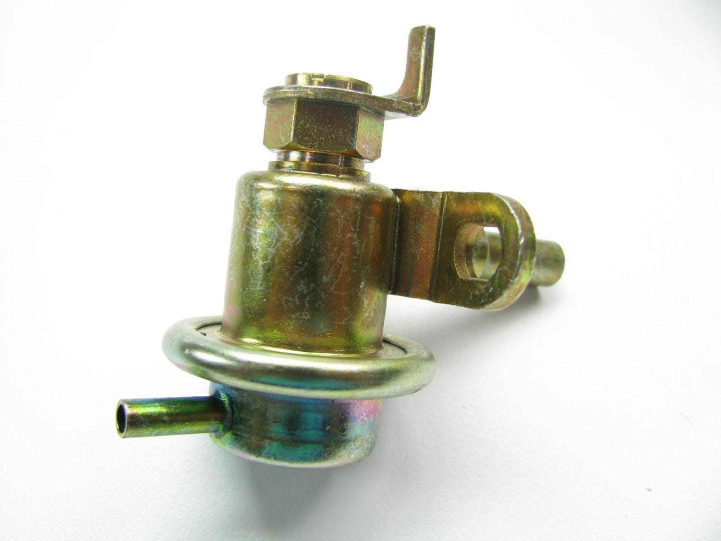 Carter 404-084 Fuel Pressure Regulator - 1984-1987 Toyota Van 2.2L