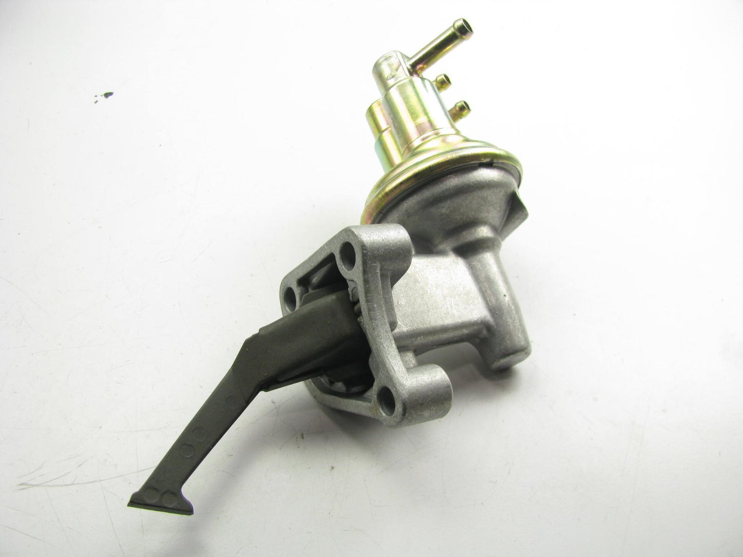 Carter M70071 Mechanical Fuel Pump For 1981-1984 Dodge Colt