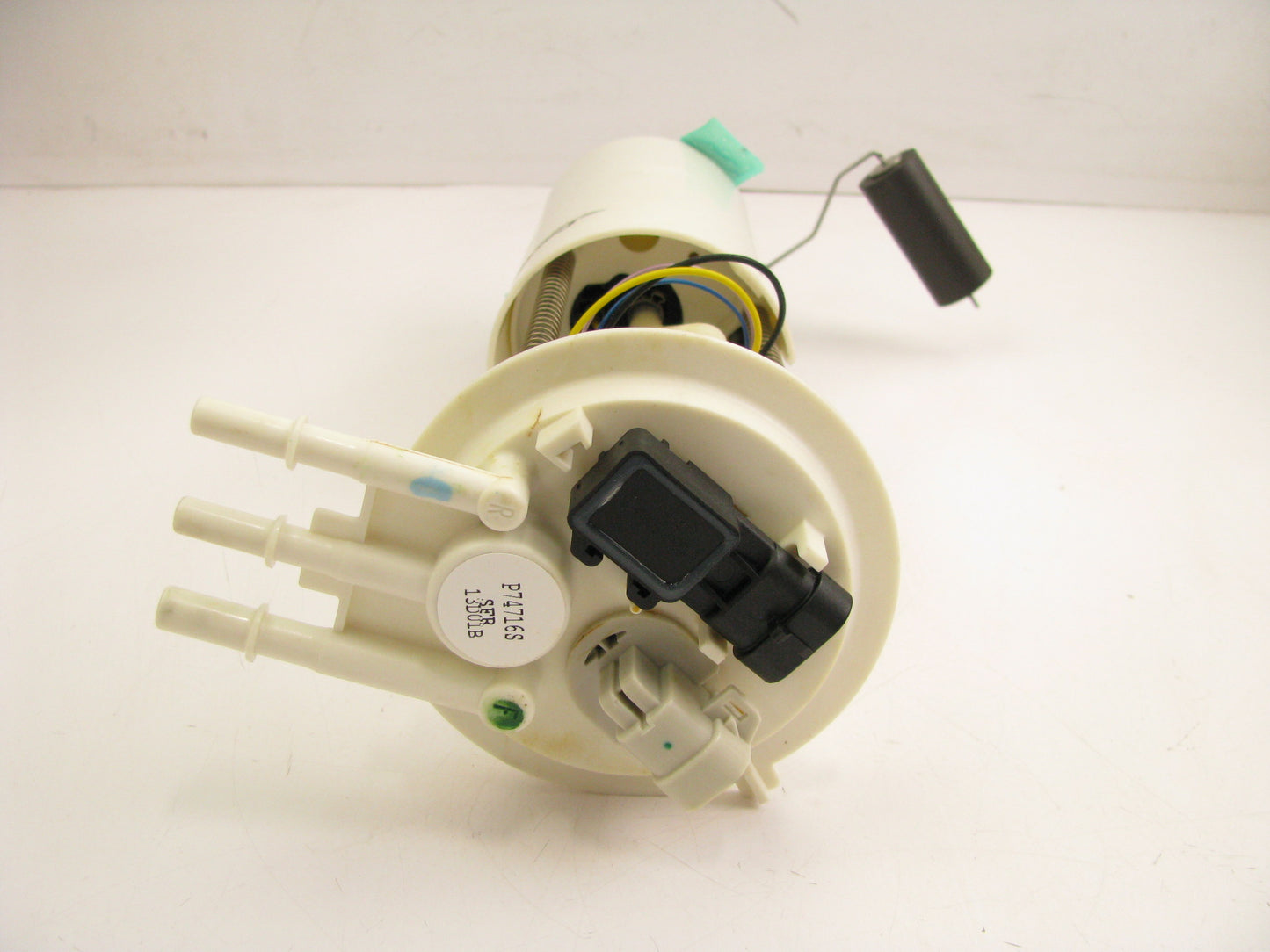 Carter P74716S Fuel Pump Module For 1996 Chevrolet Blazer, GMC Jimmy 4.3L V6