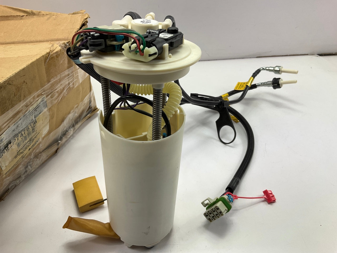 Carter P74781M Fuel Pump Module For 1998-2000 GM 2.2L 2.4L 3.1L 3.4L