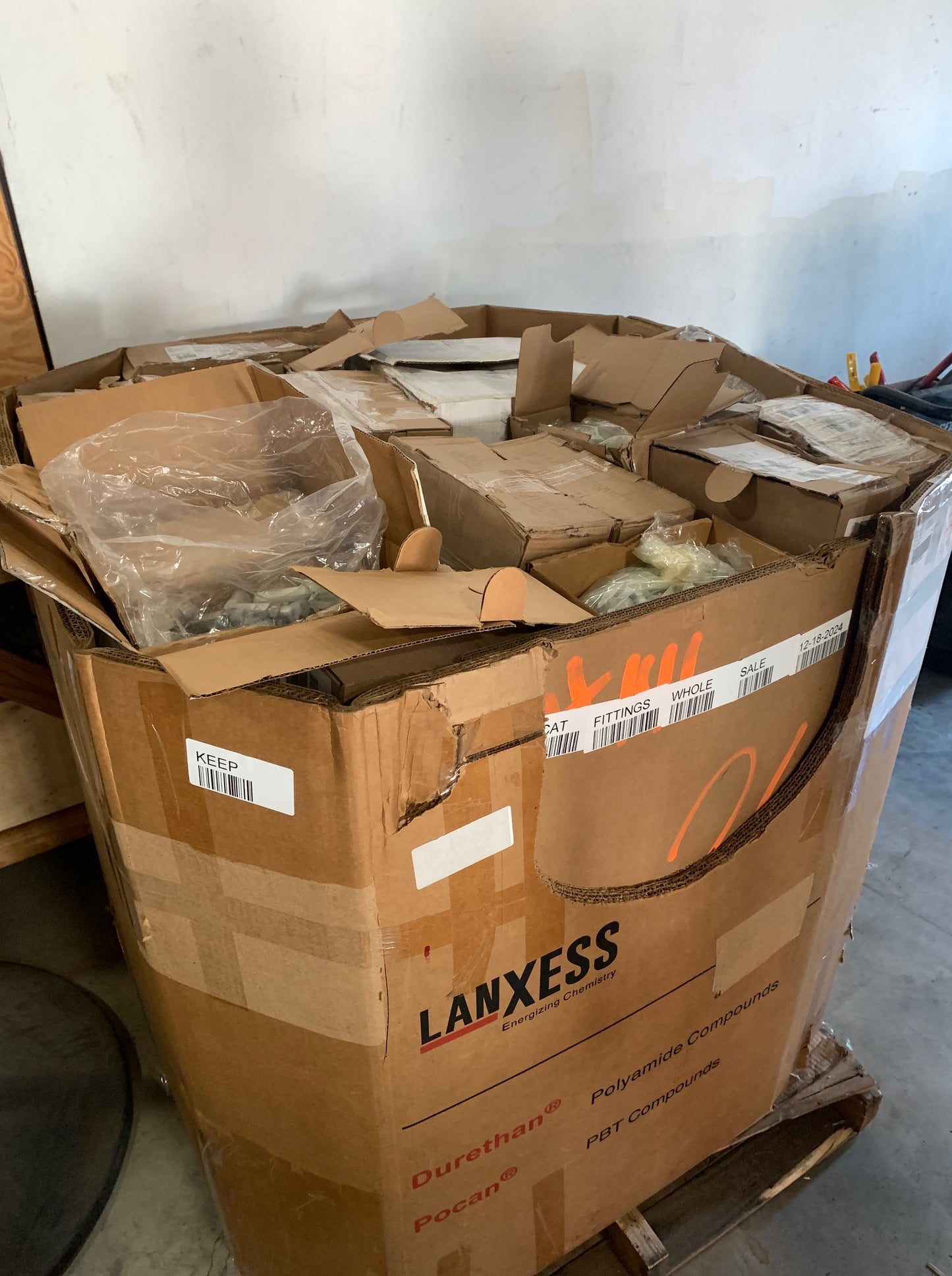 9860 Pcs - Wholesale Pallet Of Mixed Hydraulic Fittings For CAT Equipment 2100lb
