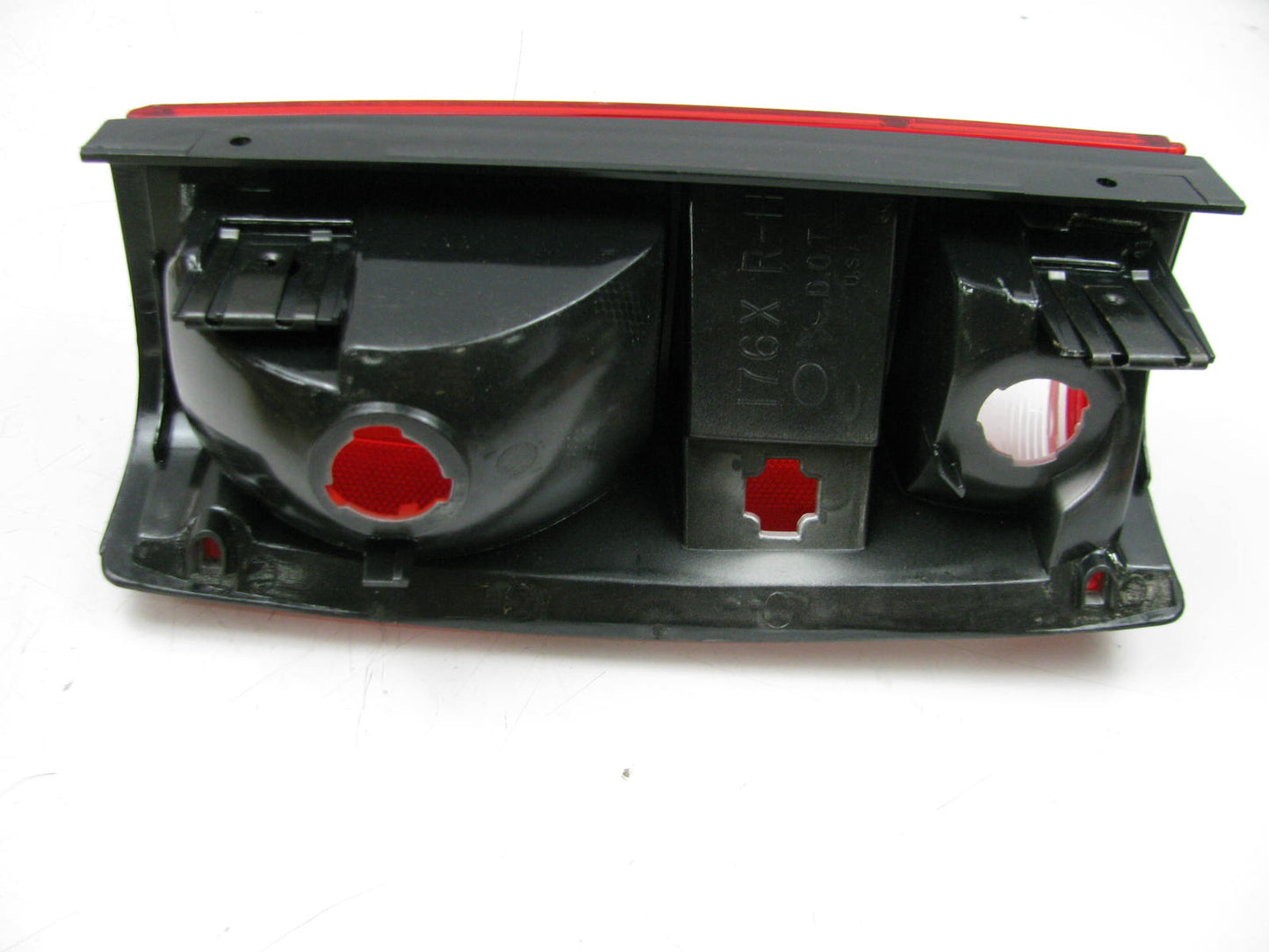 Champ 8-505 RIGHT Tail Light Lamp For 1983-94 S10 Blazer S15 Jimmy