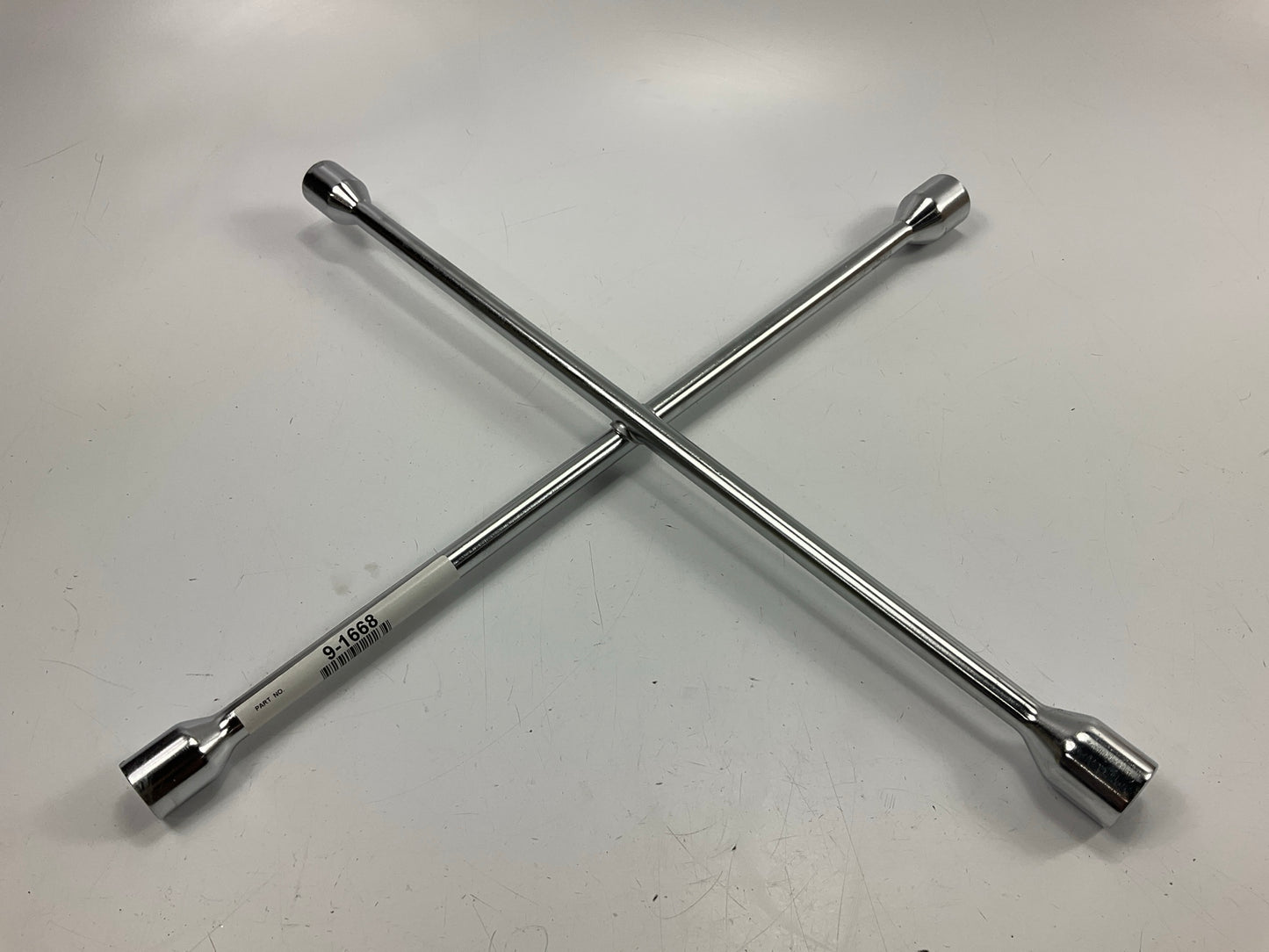 Champ 9-1668 20'' 4-Way Lug Nut Wrench SAE, 11/16'', 3/4'', 13/16'' And 7/8''