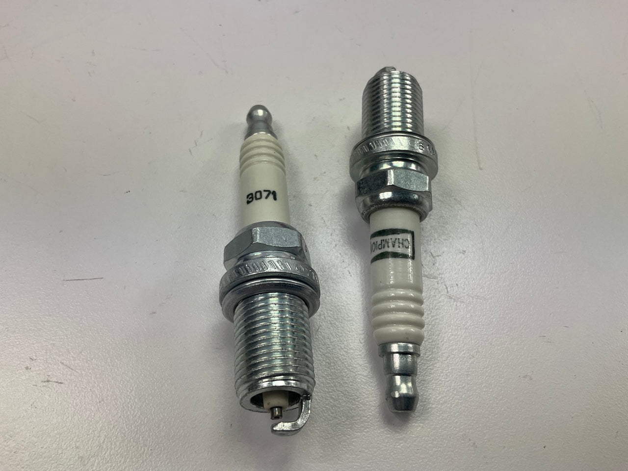 (4) Champion 3071 Platinum Power Ignition Spark Plug