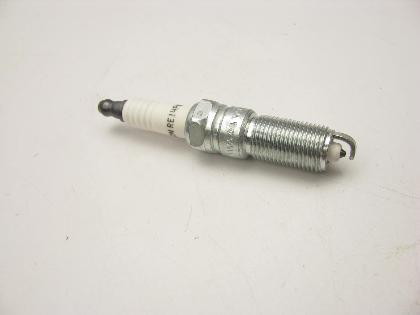 (4) Champion 3470 Platinum Spark Plugs RE14PMC5