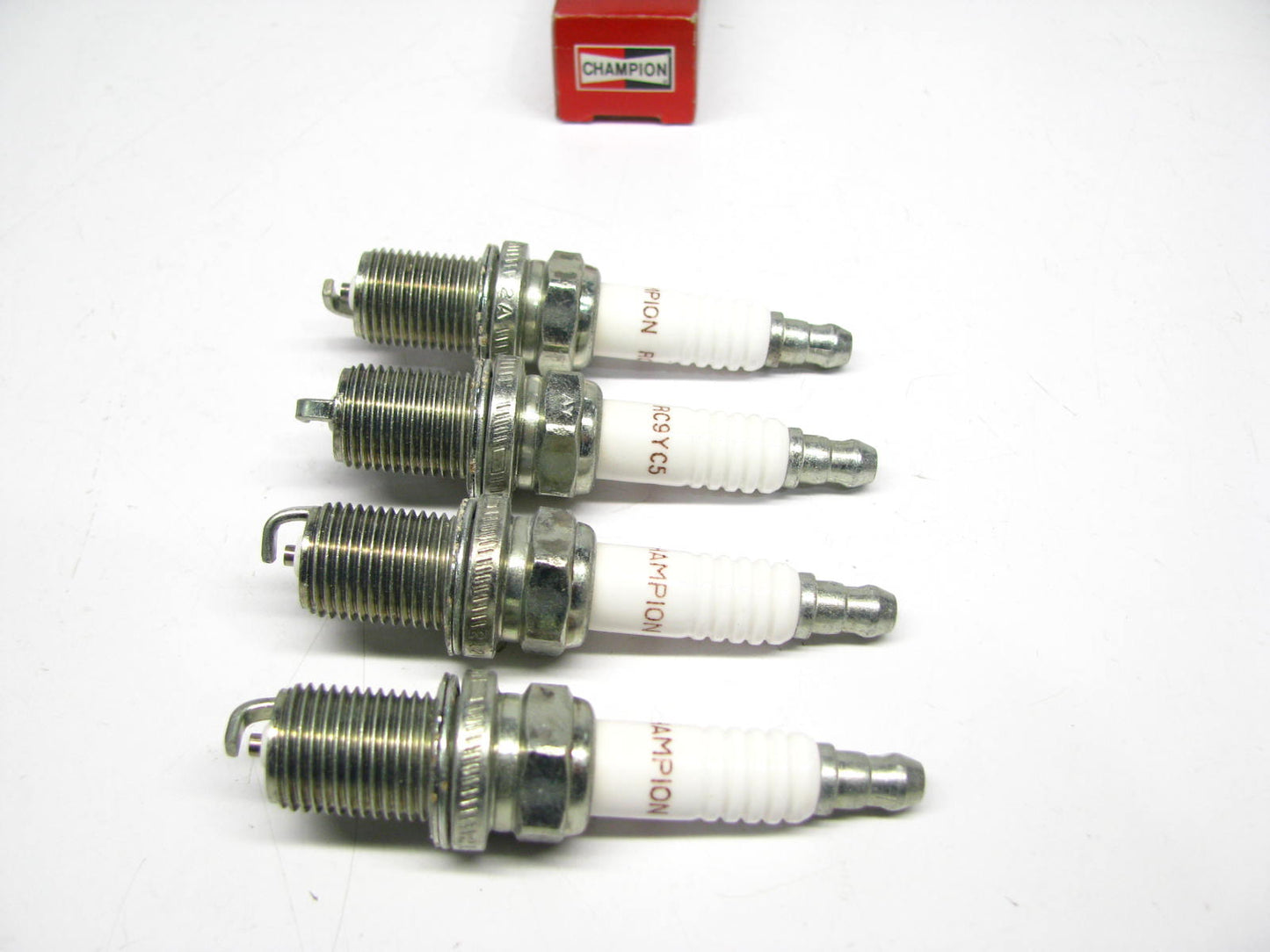 (x4) Spark Plug-Copper Plus Champion Spark Plug 426/ RC9YC5