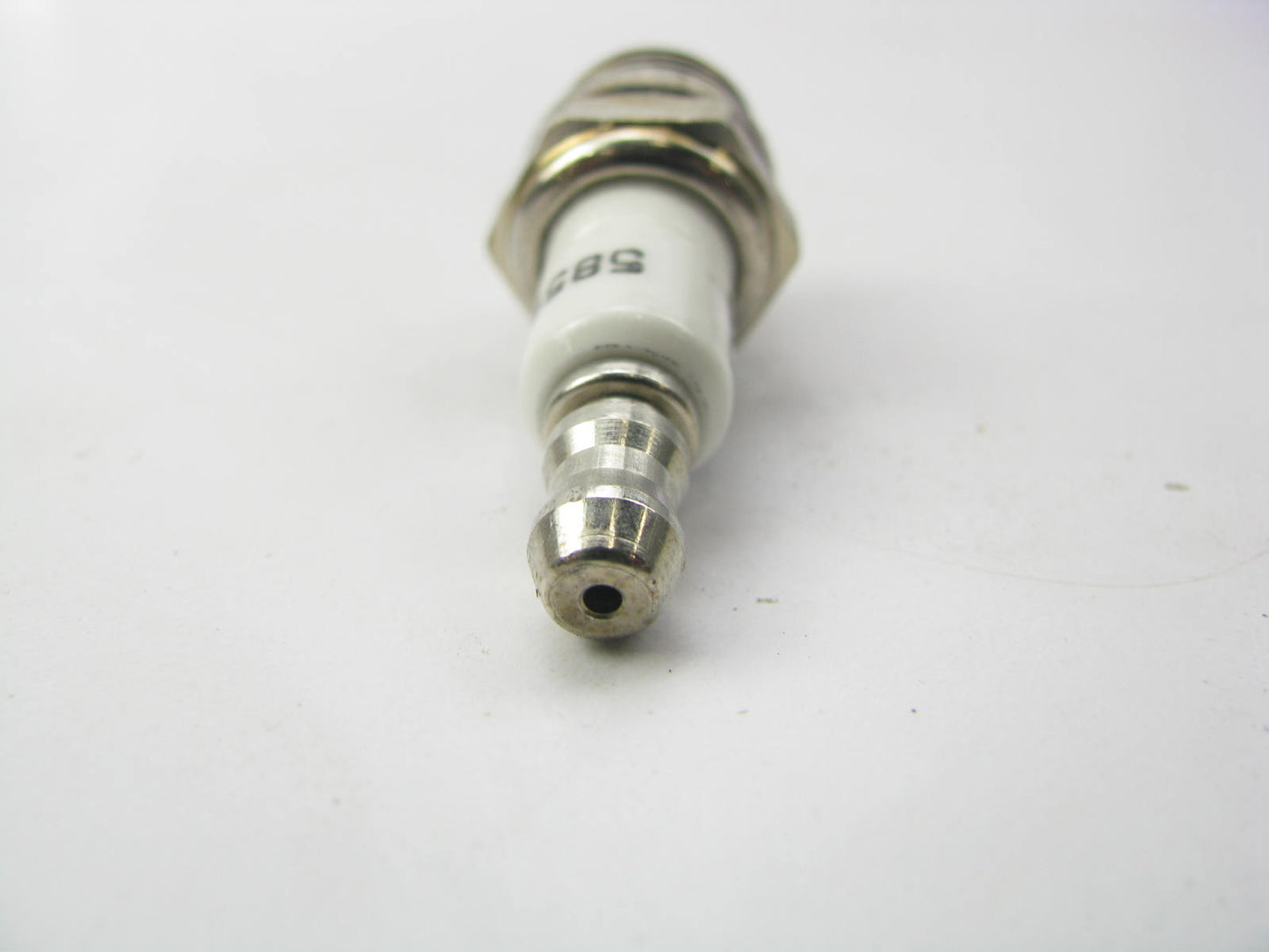 Champion 5851 DJ6J 'EZ Start' Small Engine Spark Plug RDJ6J, DJ6J, RDJ7J, DJ7J