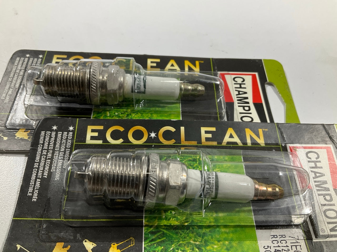 (2) Champion 71ECO ECO-CLEAN Spark Plugs (Replace RC12YC;  RC14YC; 71EZ; 5071)