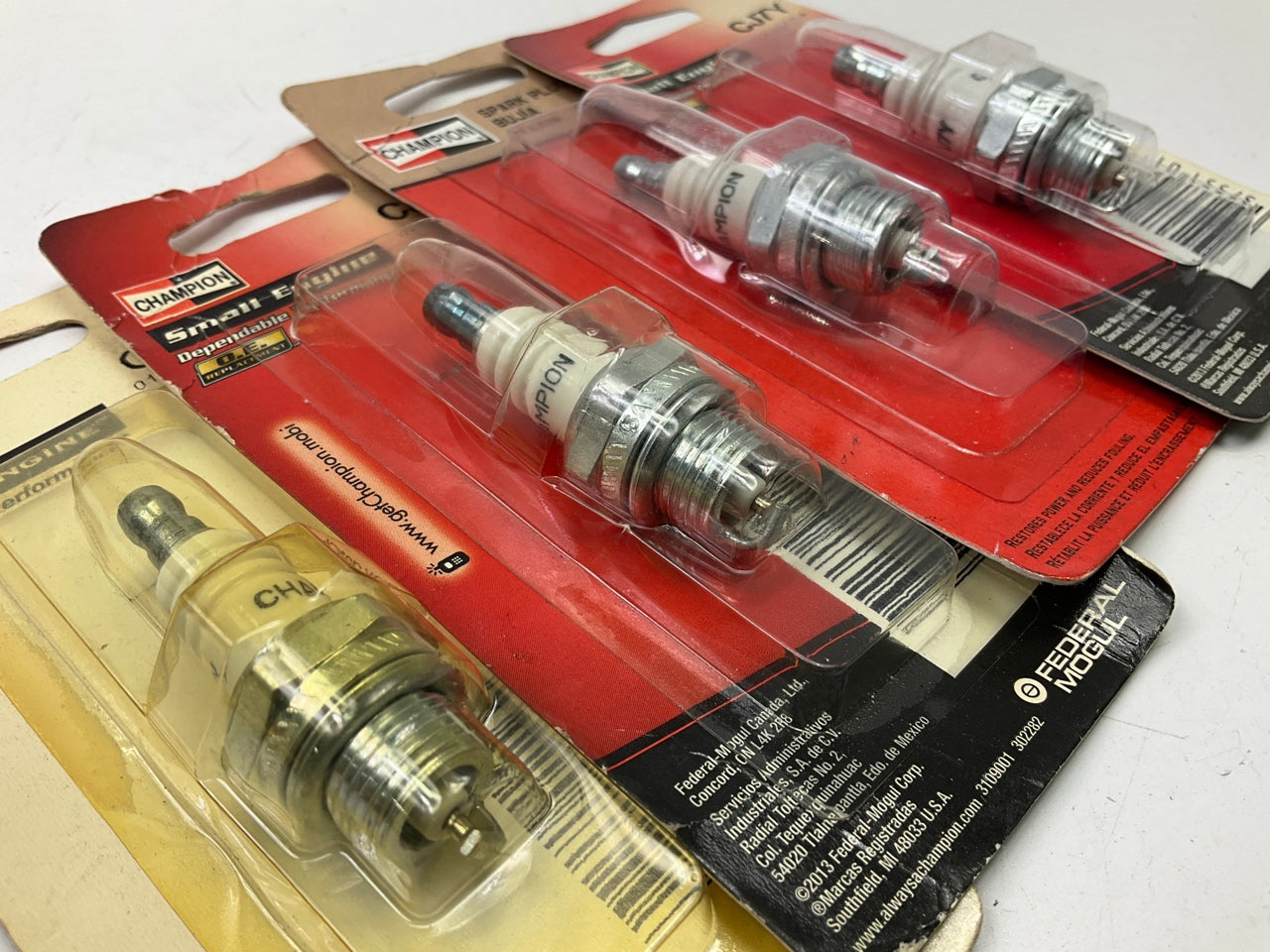 (4) Champion 853-1 Small Engine Spark Plug CJ7Y, 853