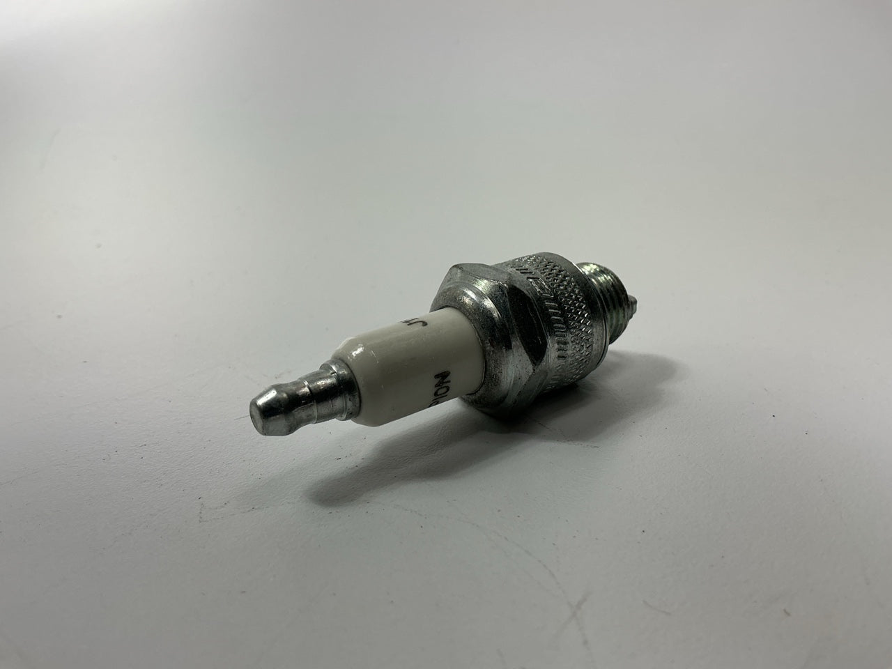 (8) Champion 861 Copper Plus Non-Resistor Spark Plugs - J19LM