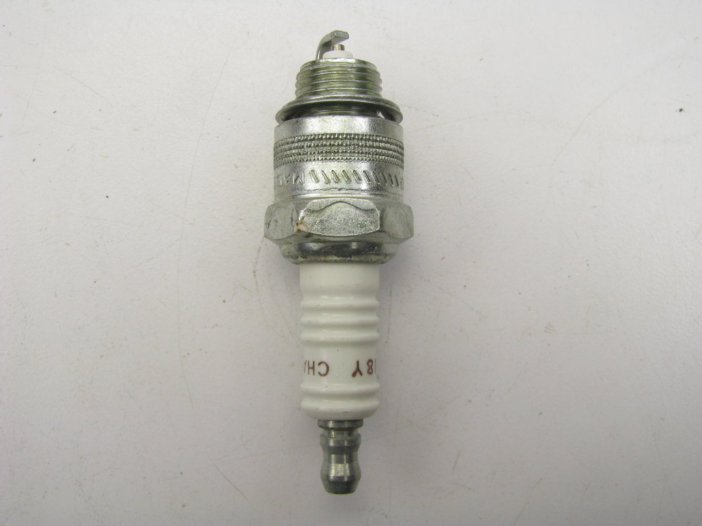 (8) Champion RJ18Y Spark Plugs