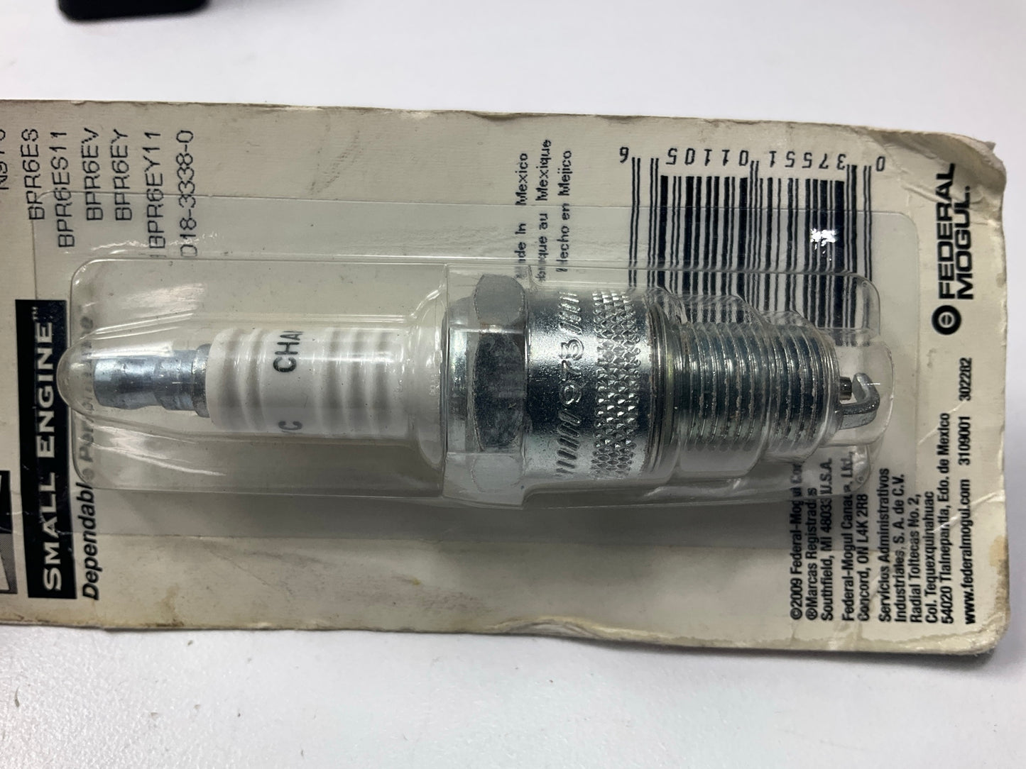 Champion RN9YC Single Spark Plug