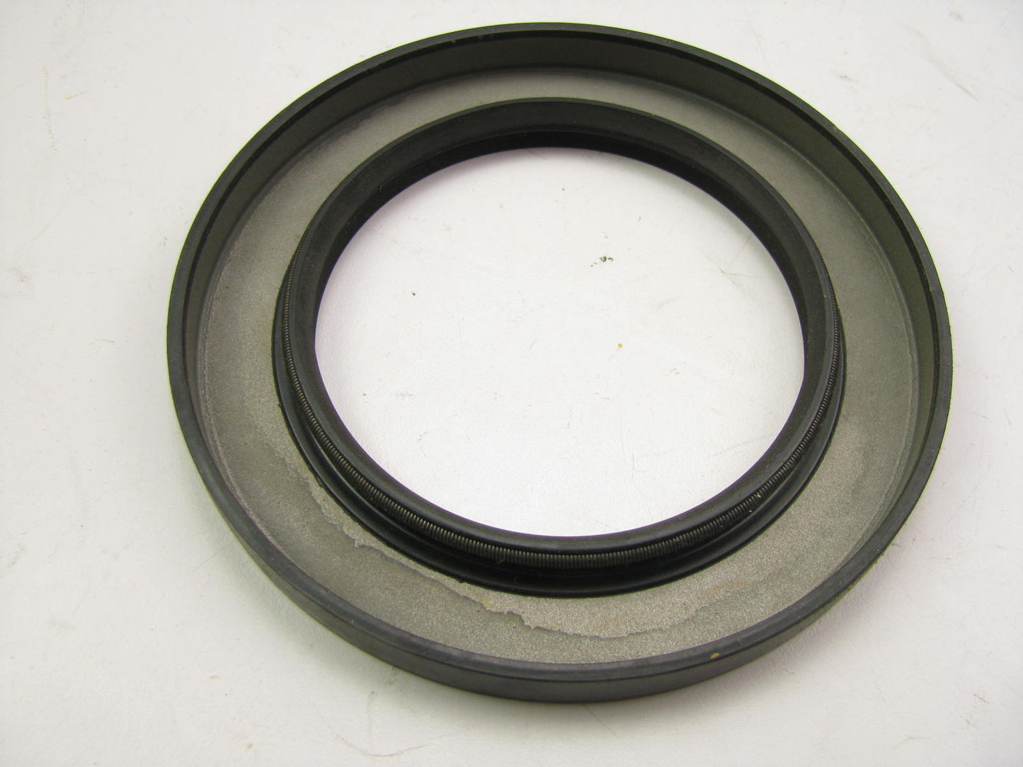 Chicago Rawhide 33590 Oil Seal - 5.118'' OD X 3.346'' ID X 0.500'' Wide