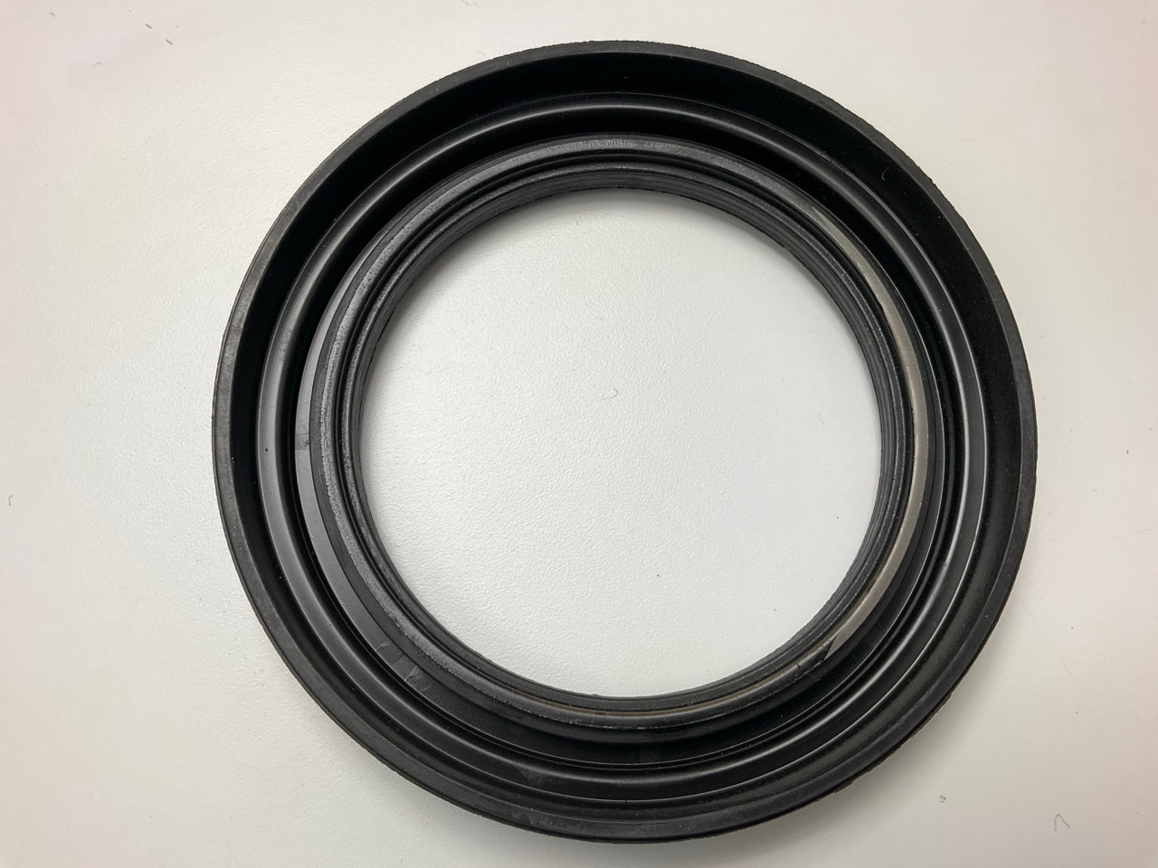 (2) Chicago Rawhide 43861 Rear Wheel Seals - 6.256'' OD X 4.375'' ID - 370019A