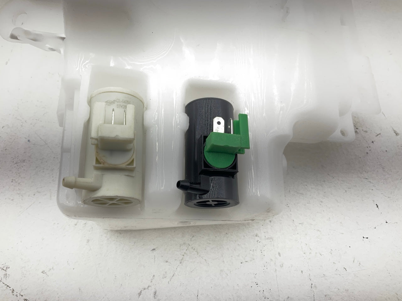 COSMETIC DAMAGE - Chin Lang 38450-65J00 Windshield Washer Bottle Reservoir Tank