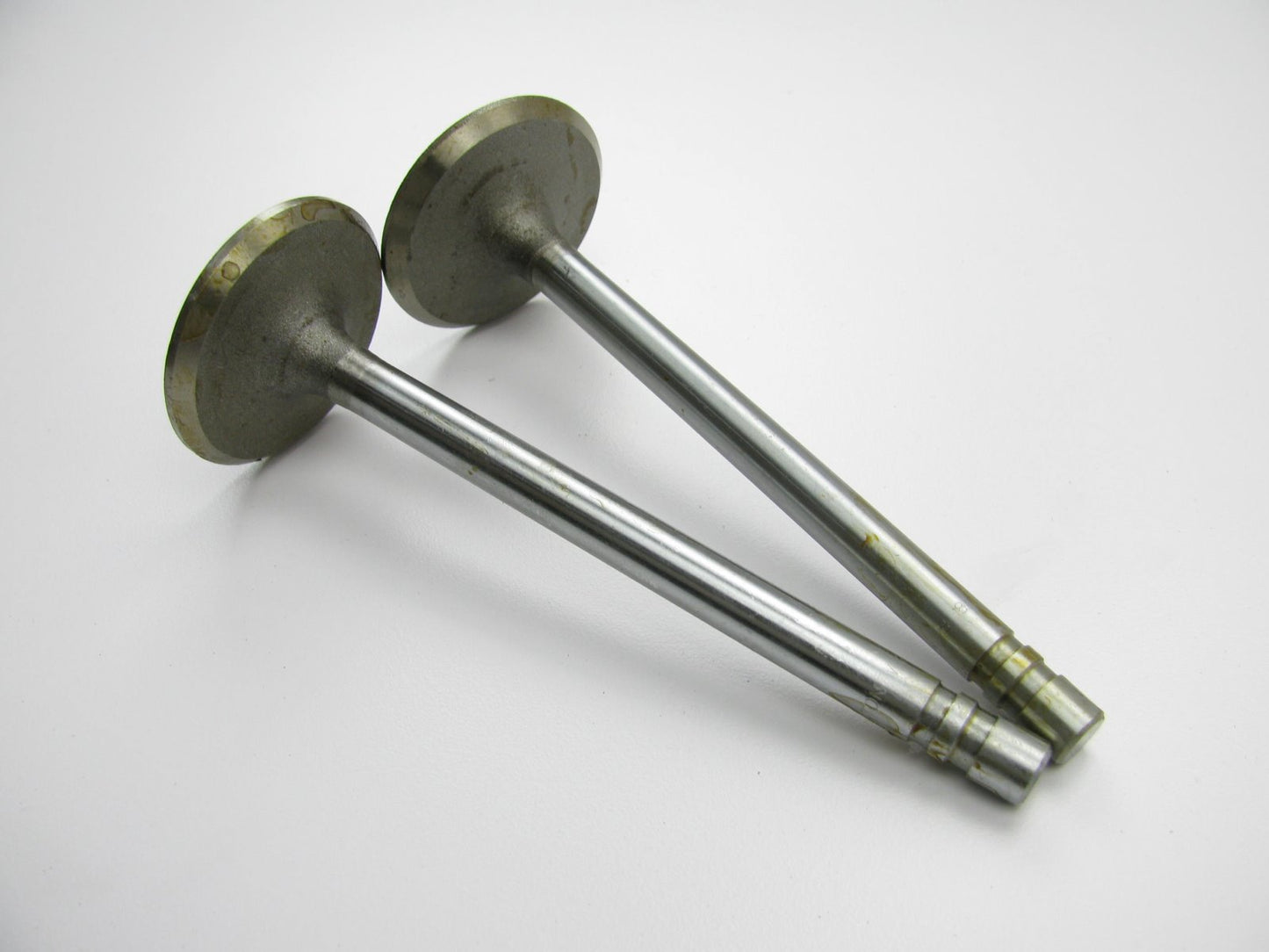 (2) Clevite 211-2321 Engine Intake Valves For 1977-1979 Pontiac 2.5L-L4