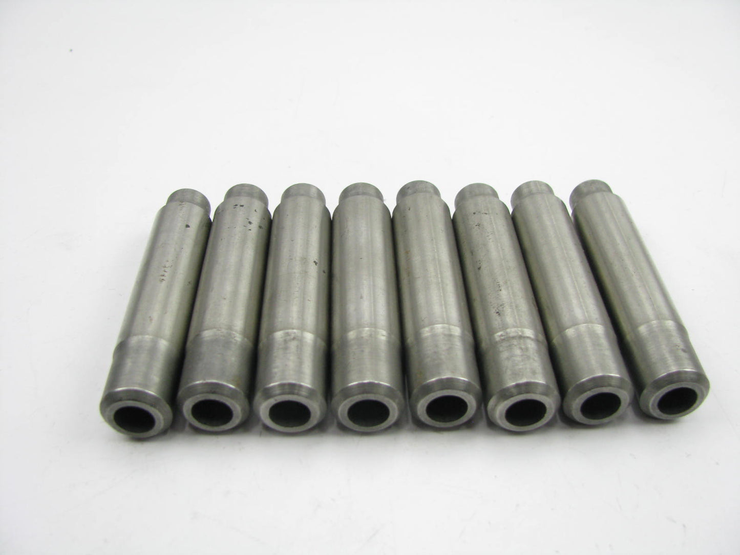 (8) Clevite 77 217-3840 Intake Valve Guide For Chrysler Industrial 361 413