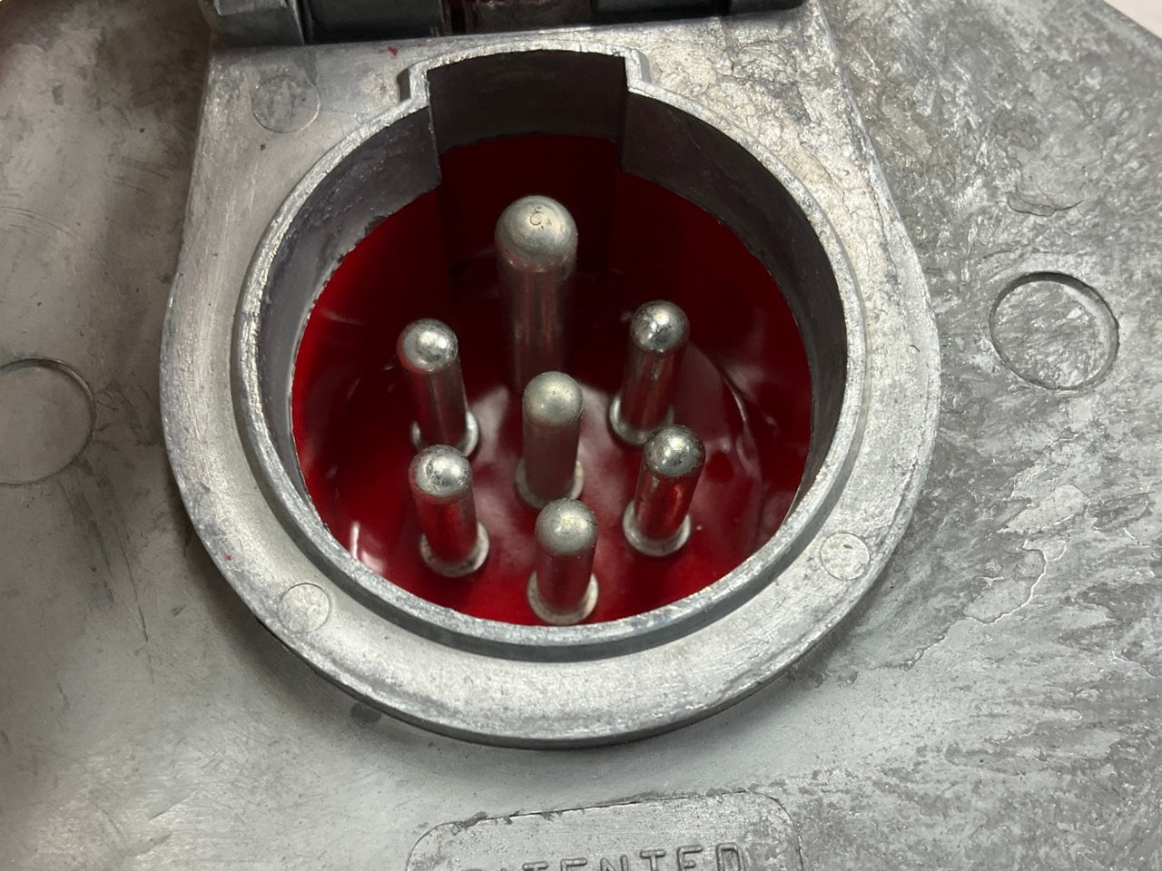 Cole Hersee 12061 7 Pole 20 Amp Socket Circuit Breaker