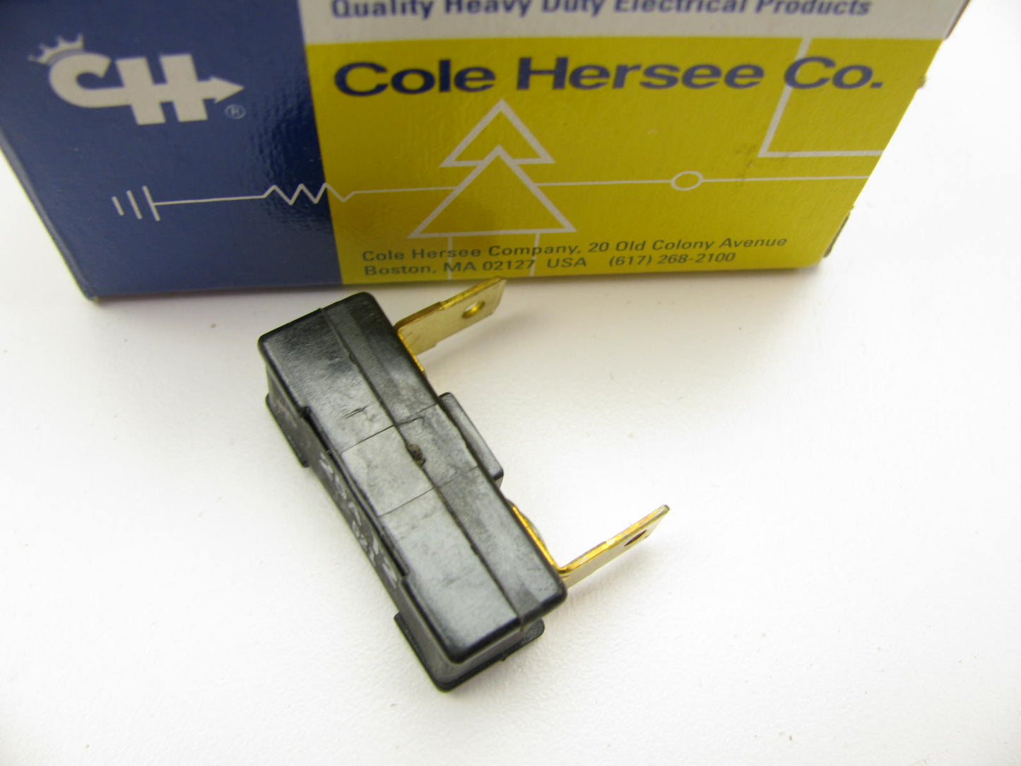 Cole Hersee 30403-25 Circuit Breaker For Mack Truck - Type 2 12V 25 Amp