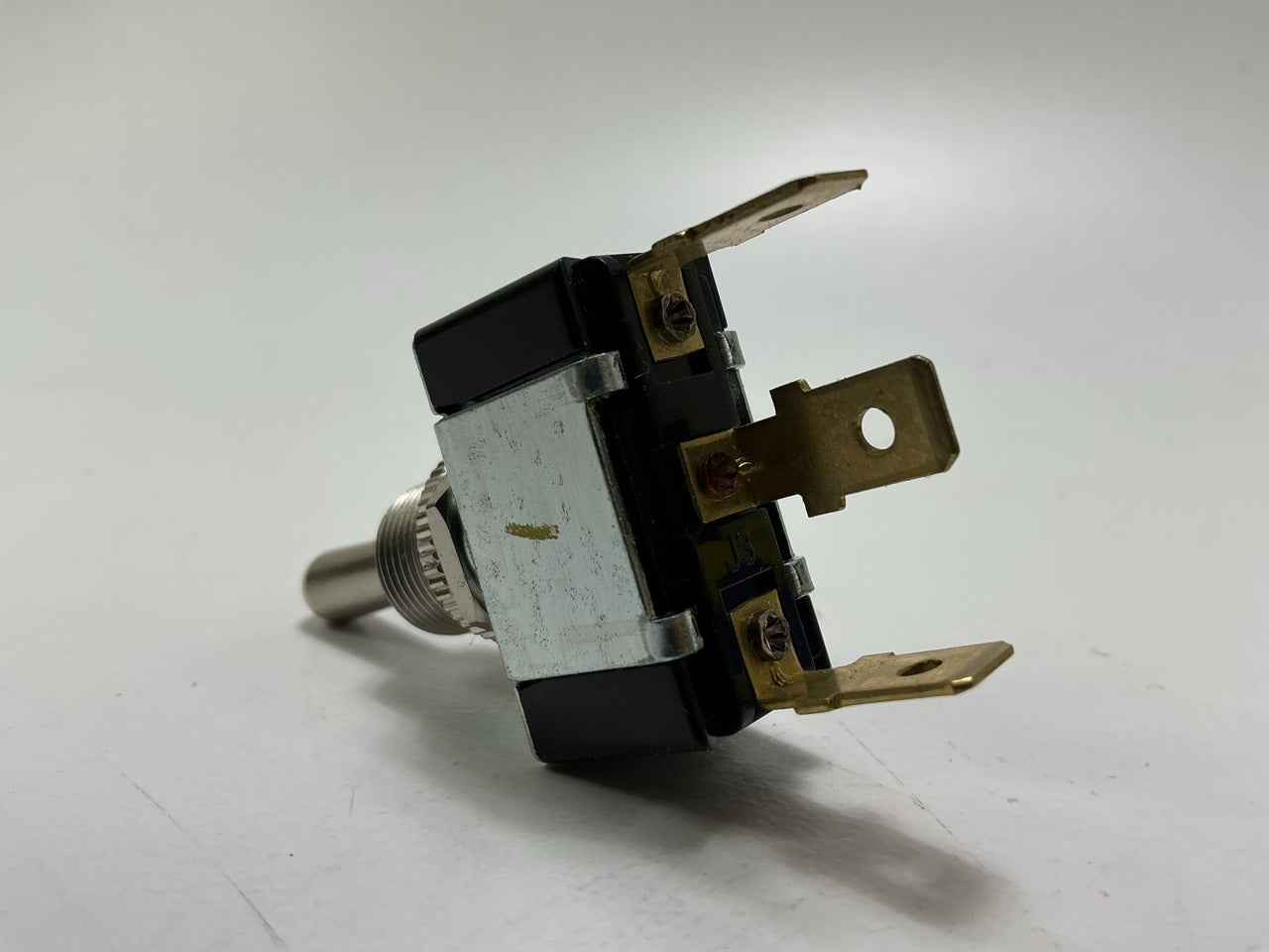 Cole Hersee 55033-01-BX 3-Blade Toggle Switch 20 Amps