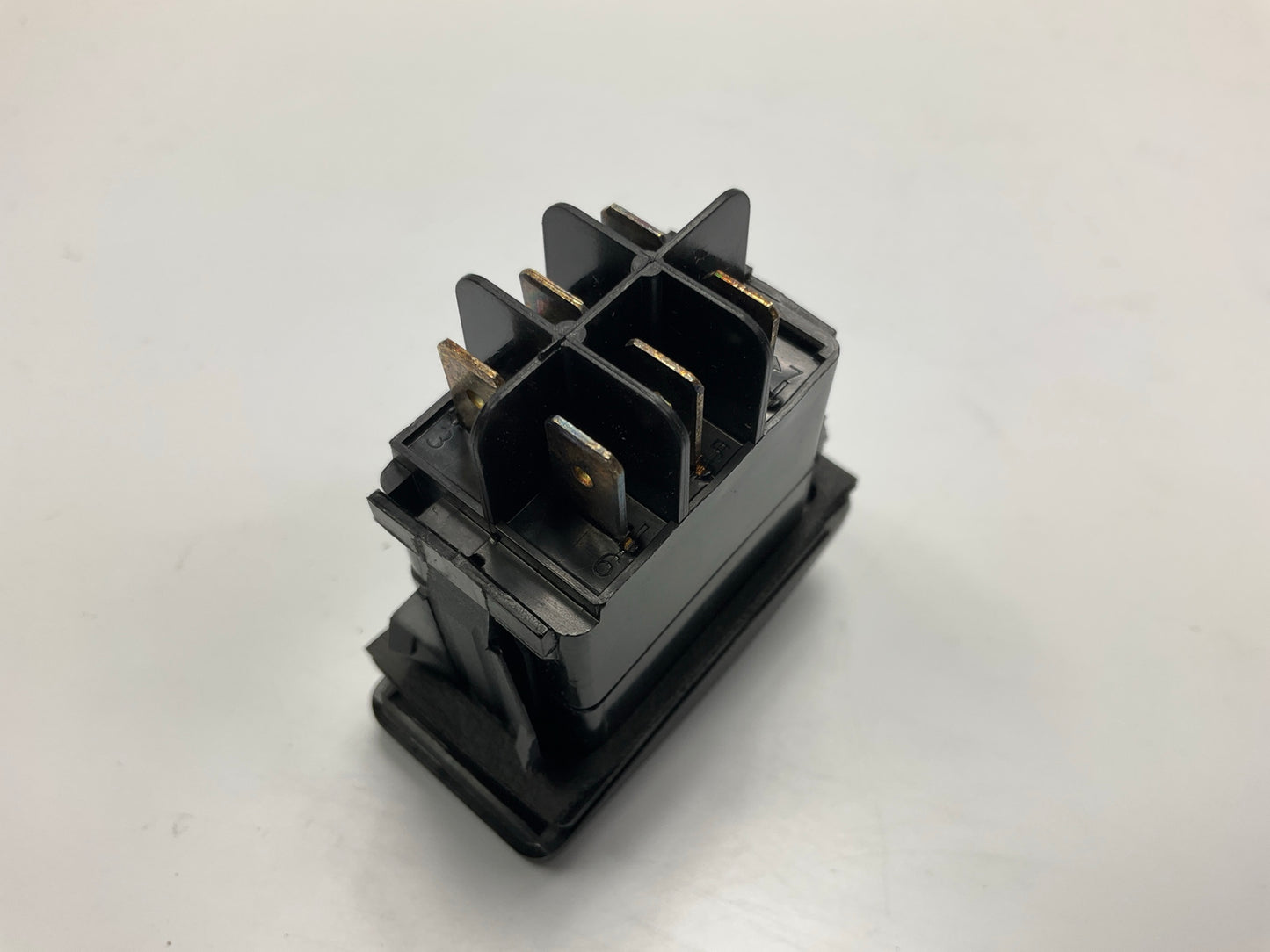Cole Hersee M-58031-09 HD Truck Rocker Switch 3 Position Momentary On/Off/On