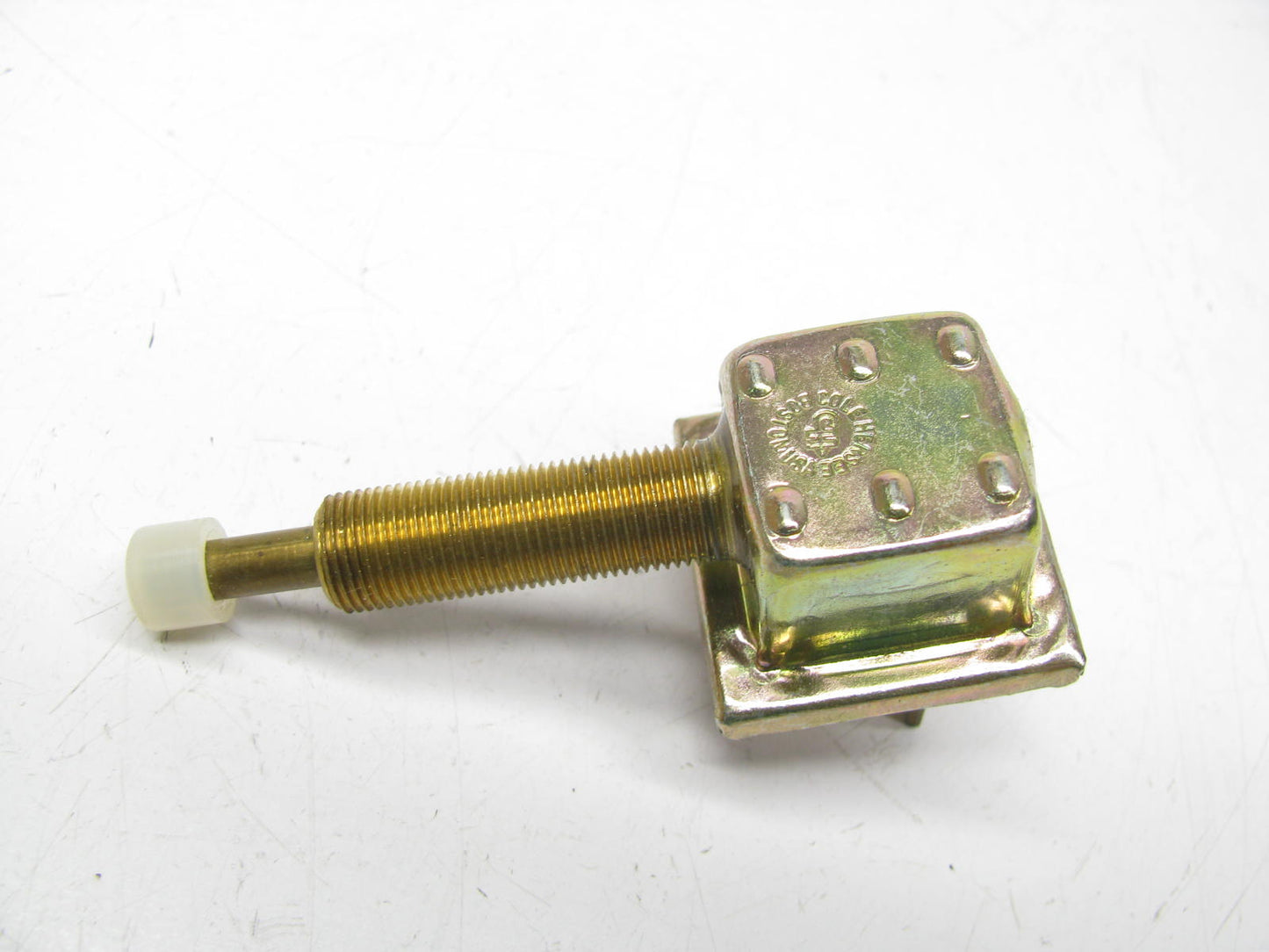 Cole Hersee M-914-01 Marine Momentary Push Button Switch