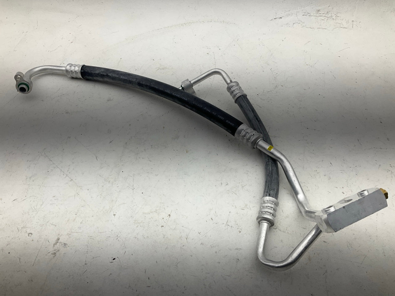 NEW 500140 A/C Refrigerant Discharge/Suction Hose Line Tube 2000-2004 Focus