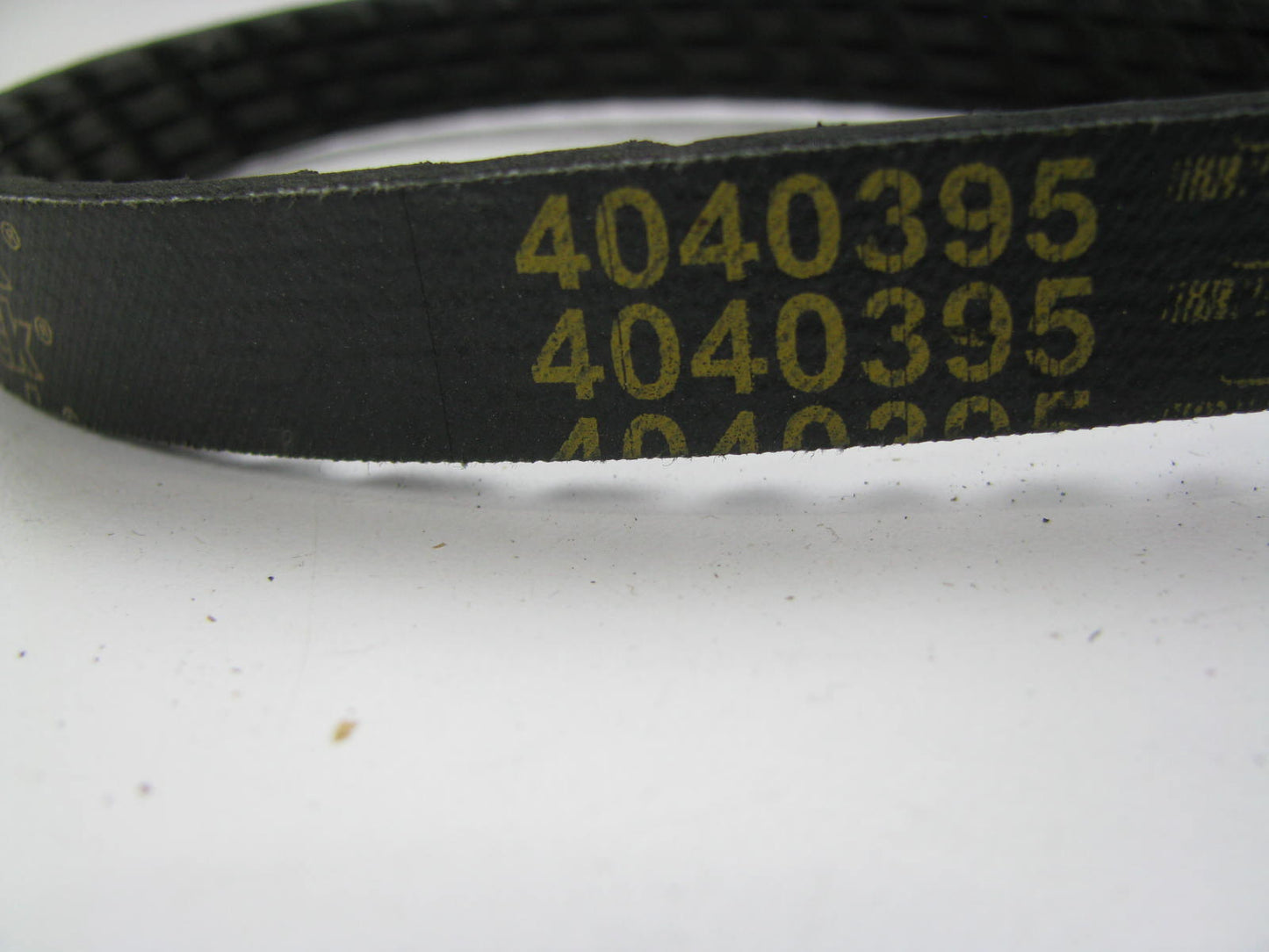 Continental 4040395 Serpentine Belt - 0.56'' X 40.00'' - 4 Ribs