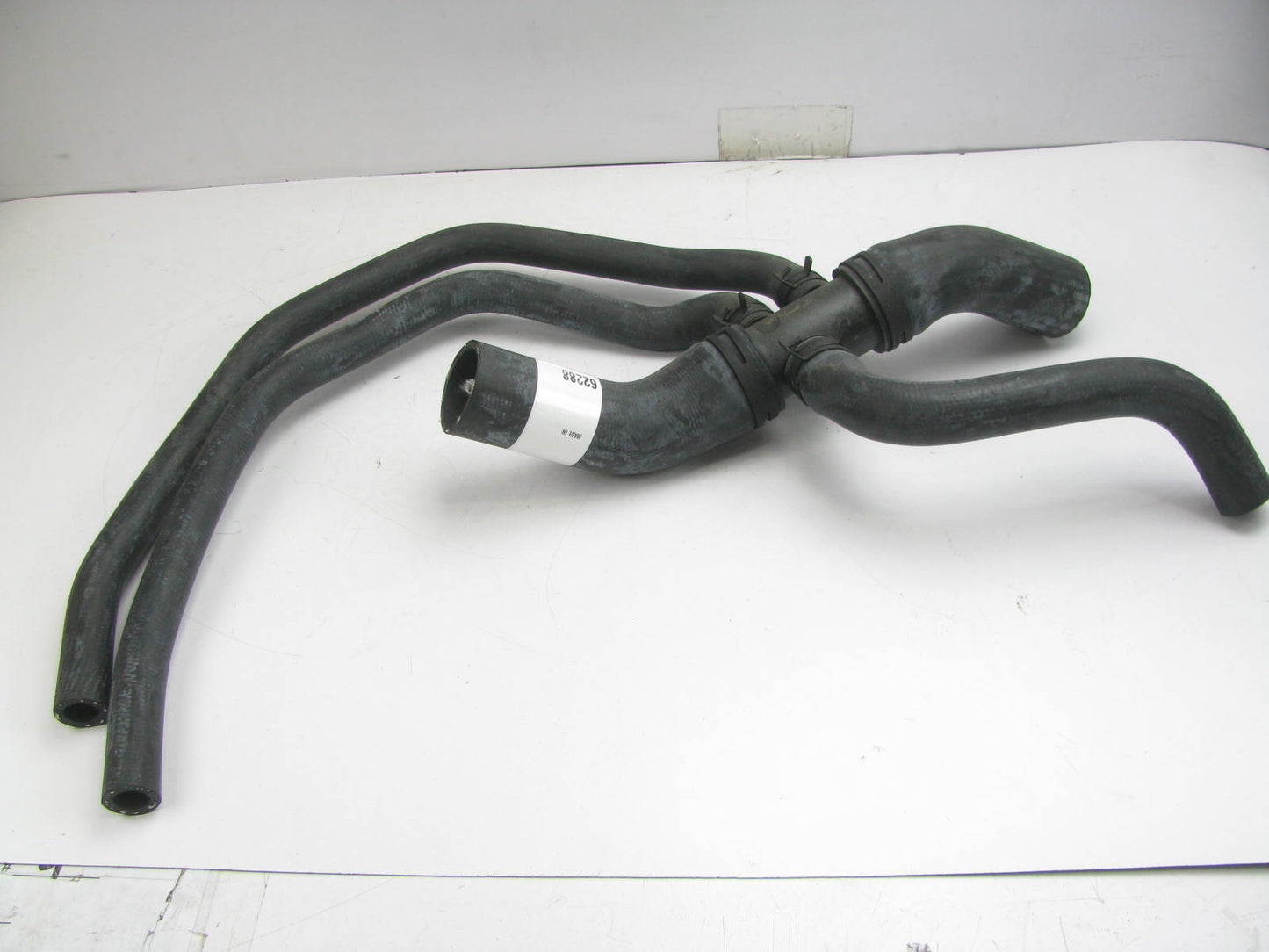 Continental 62288 Lower Radiator Coolant Hose - 1997-2004 Ford 5.4L V8