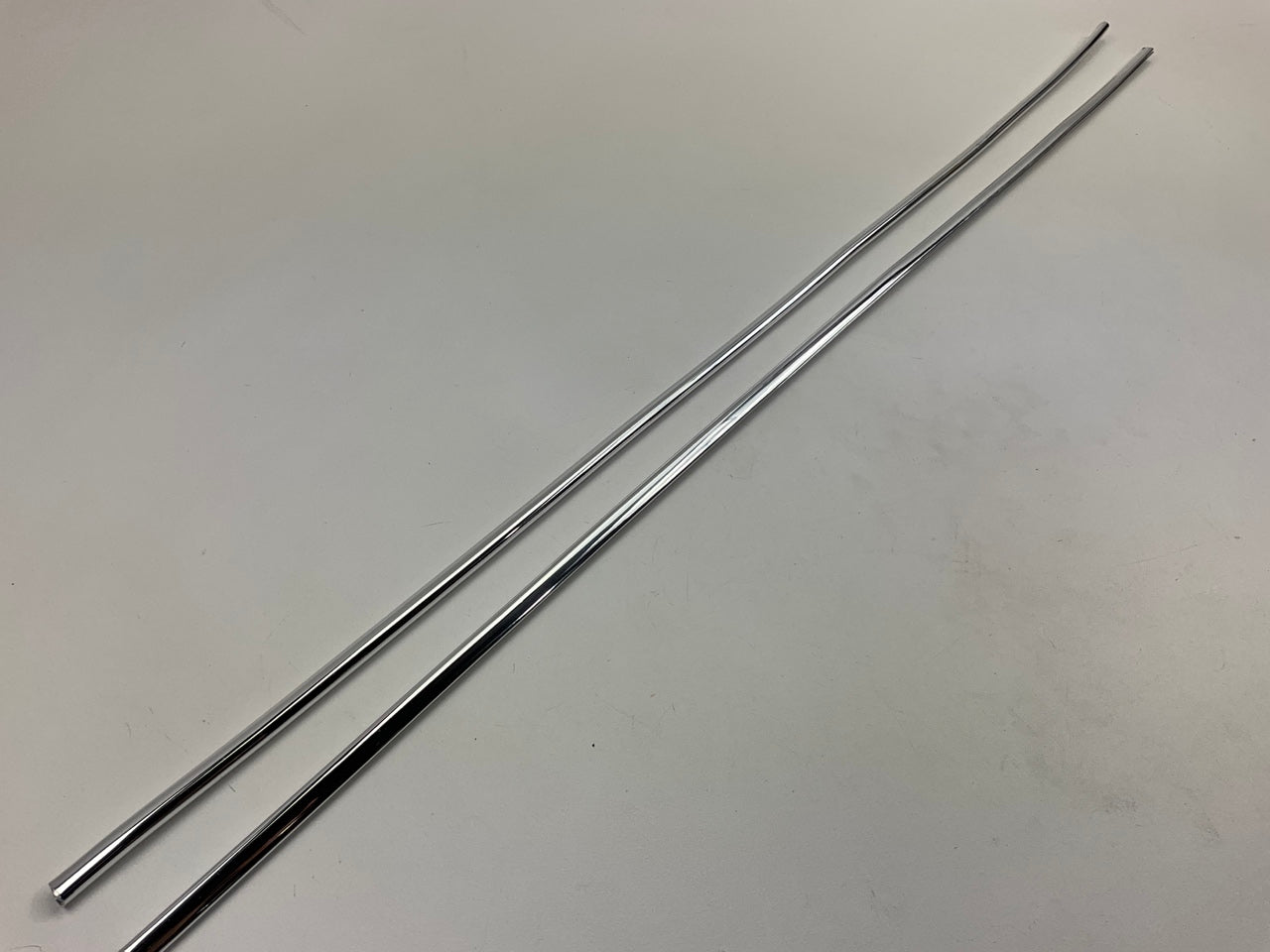 Cowles T3805 3/8'' Wide Chrome Door Edge U-Shape Protection Strip Trim, 27'' Long
