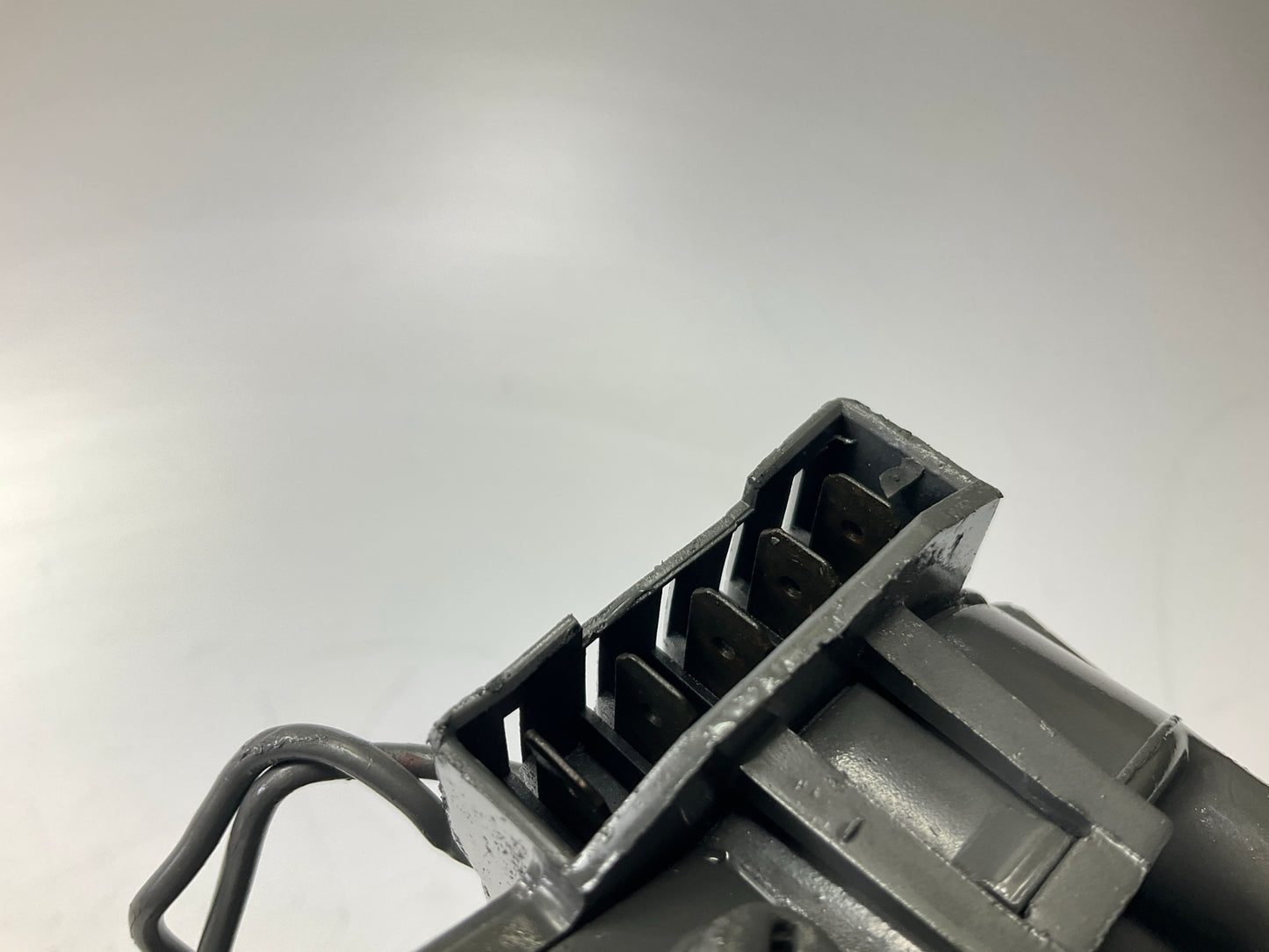 REMAN. Crown 43-1014 Front Windshield Wiper Motor