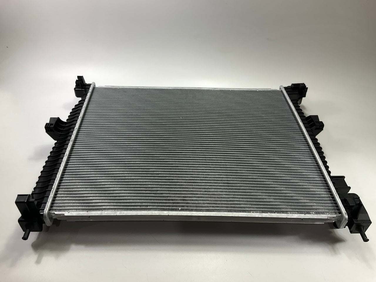 CSF 3819 Radiator For 2016-2022 Jeep Grand Cherokee, 2016-2020 Durango
