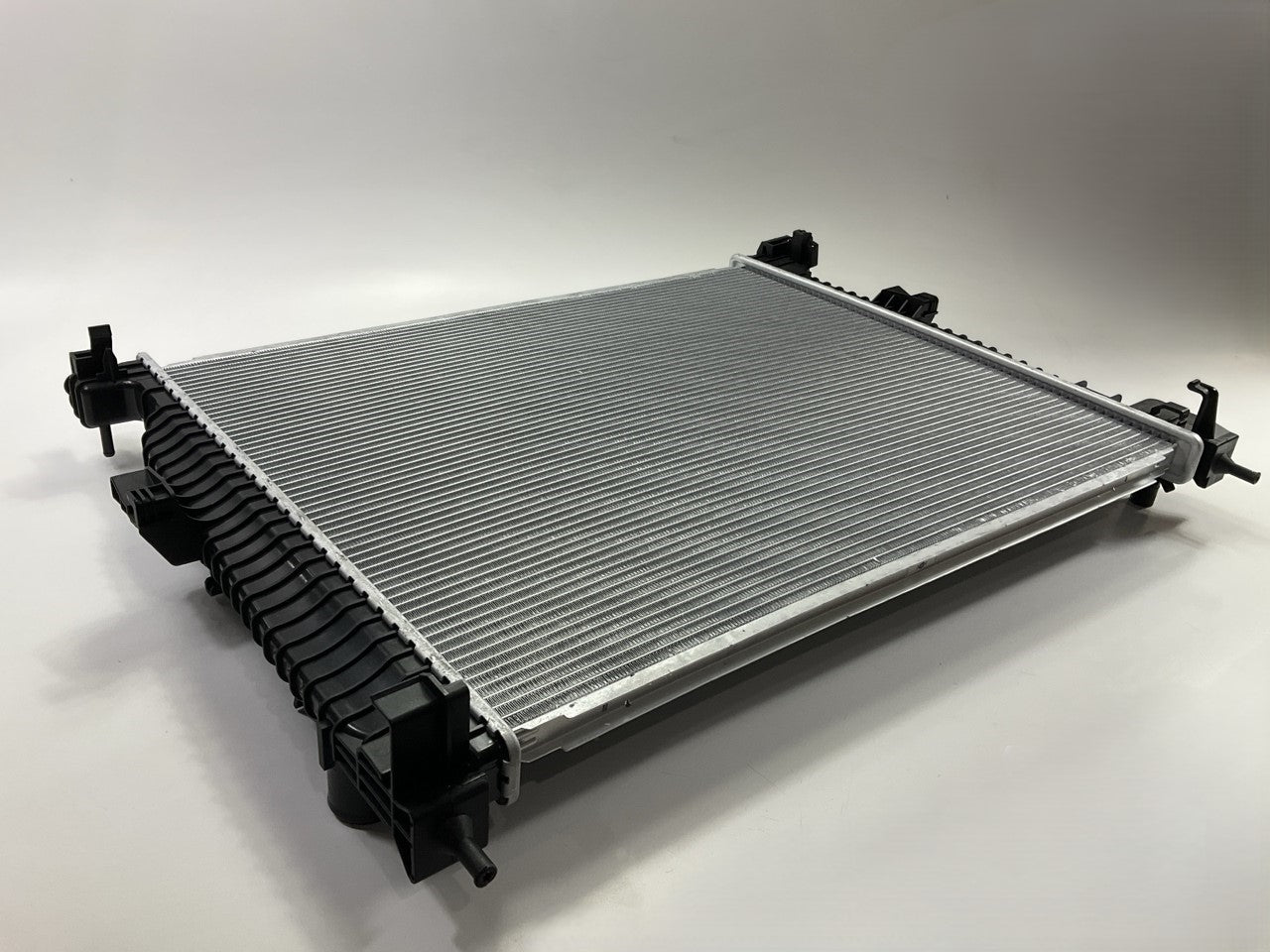 CSF 3819 Radiator For 2016-2022 Jeep Grand Cherokee, 2016-2020 Durango