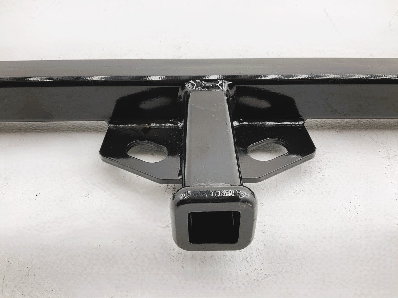 Curt 12272 Class 2 Trailer Receiver Hitch  1-1/4'' For 2004-2007 Chevrolet Malibu
