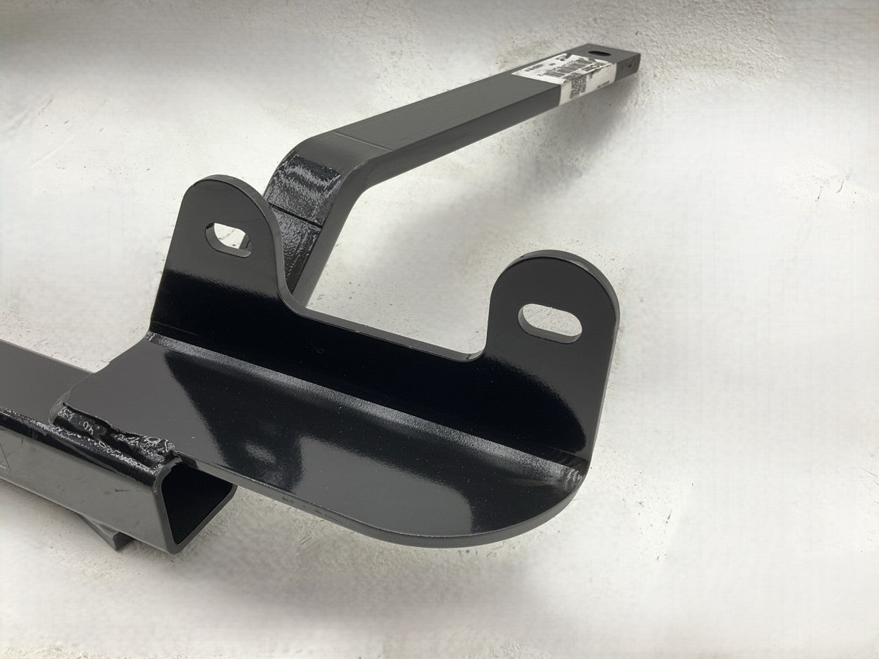 Curt 12272 Class 2 Trailer Receiver Hitch  1-1/4'' For 2004-2007 Chevrolet Malibu