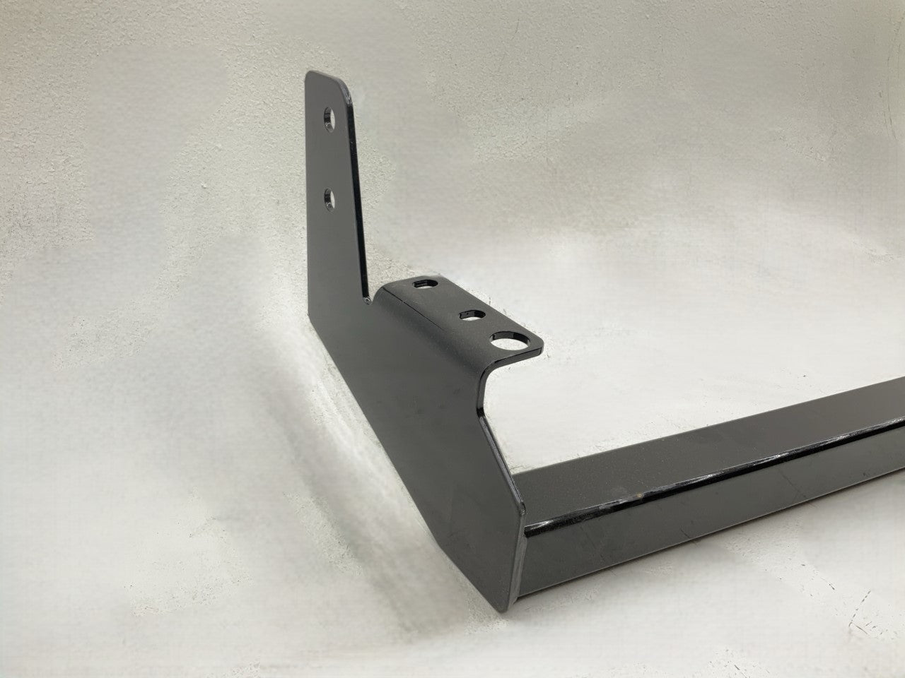 CURT 13049 Class 3 Trailer Hitch, 2-Inch Receiver For 1997-2002 Ford Expedition