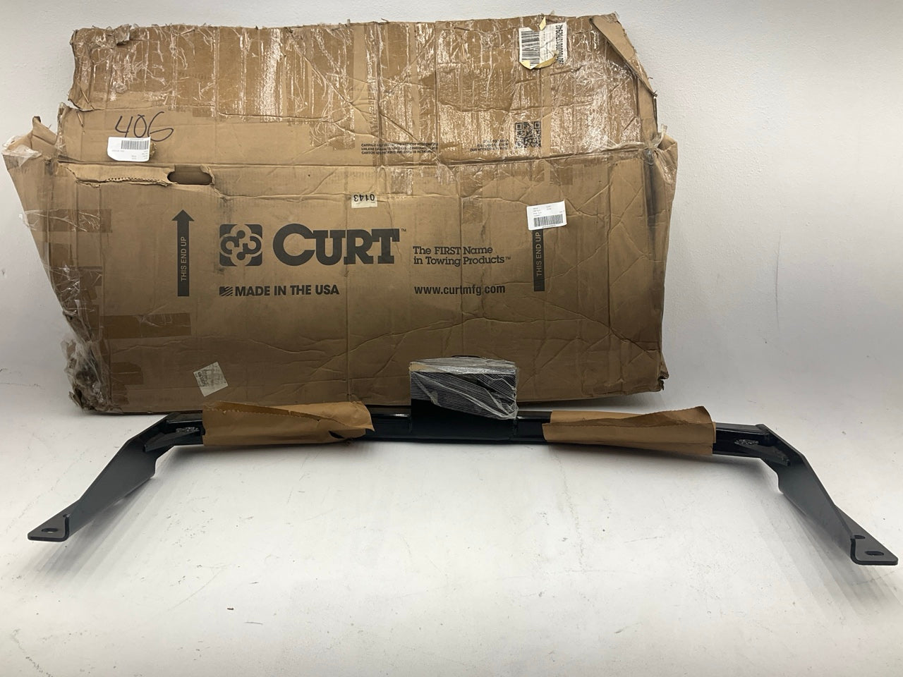 Curt 13126 Class III/IV Trailer Hitch For 2013-2016 Pathfinder, 2014-2020 QX60