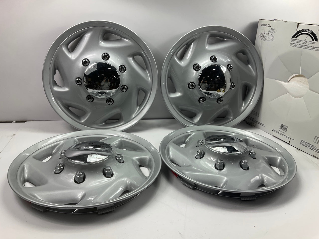 SCRATCHED - Custom Accessories 81703 UNIVERSAL Truck / SUV 16'' Wheel Cover Set