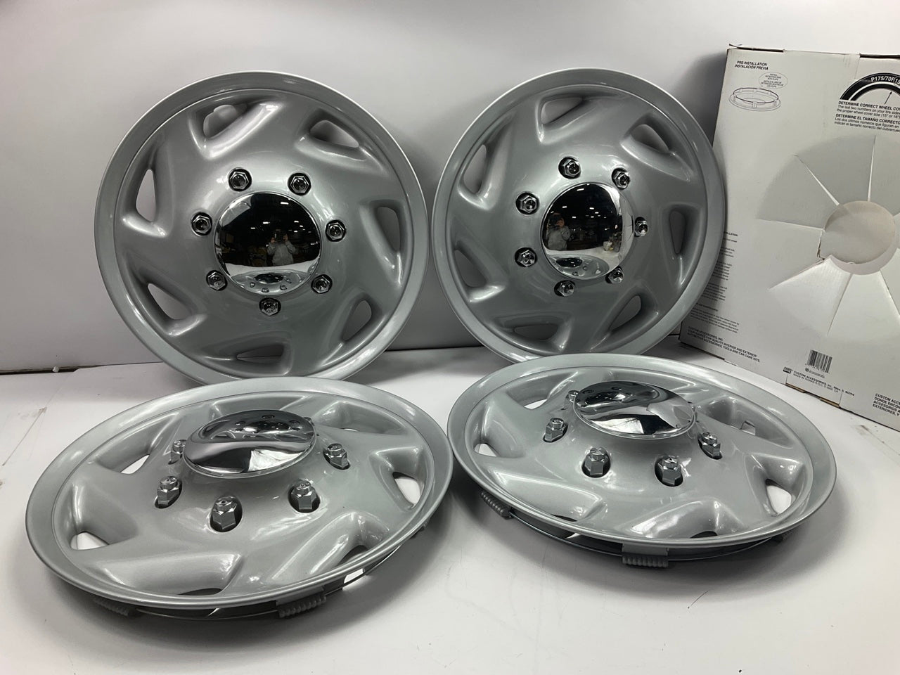 SCRATCHED - Custom Accessories 81703 UNIVERSAL Truck / SUV 16'' Wheel Cover Set
