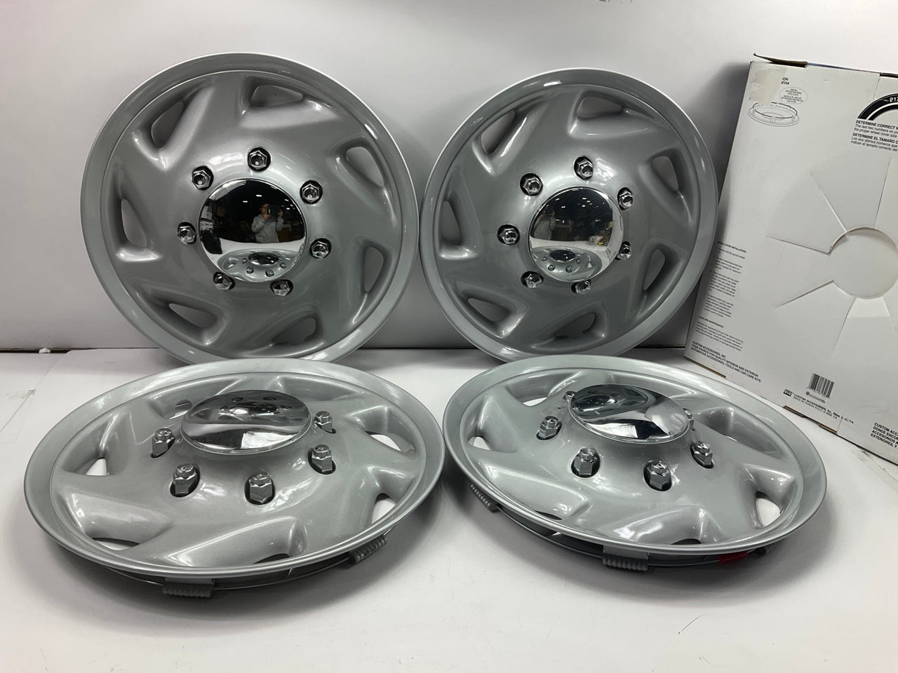 SCRATCHED - Custom Accessories 81703 UNIVERSAL Truck / SUV 16'' Wheel Cover Set