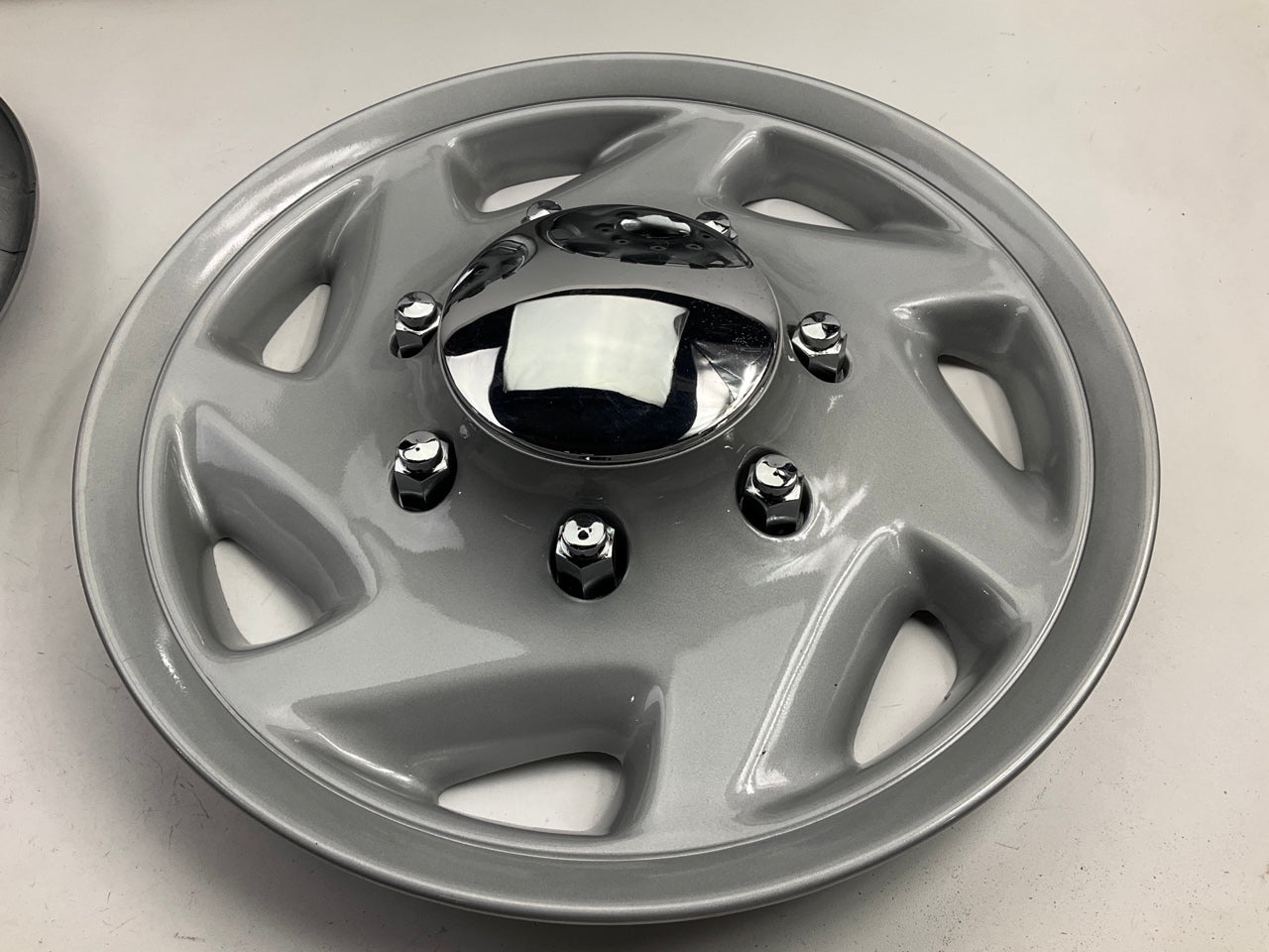 SCRATCHED - Custom Accessories 81703 UNIVERSAL Truck / SUV 16'' Wheel Cover Set