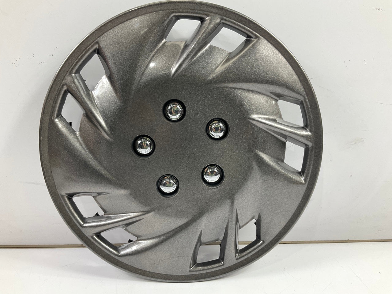 COSMETIC DAMAGE (SOME SCRATCHES) - Custom Accessories 82502 15'' Wheel Covers SET