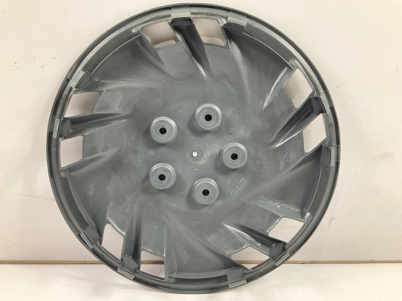 COSMETIC DAMAGE (SOME SCRATCHES) - CA Universal 82502 15'' Wheel Covers SET Of 4