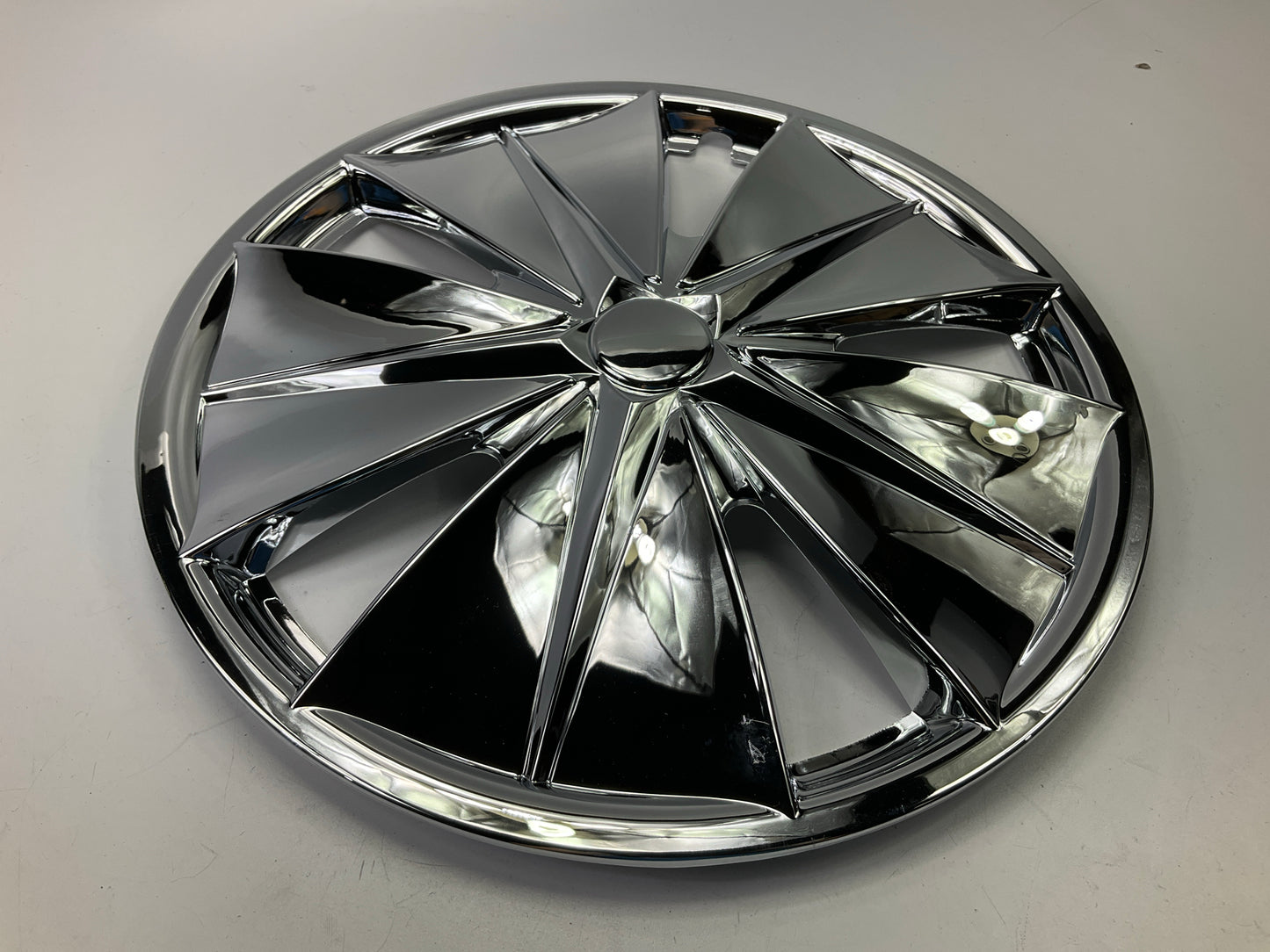 OPEN BOX Custom Accessories 93002 15'' Universal Chrome Wheel Cover Hub Caps Set